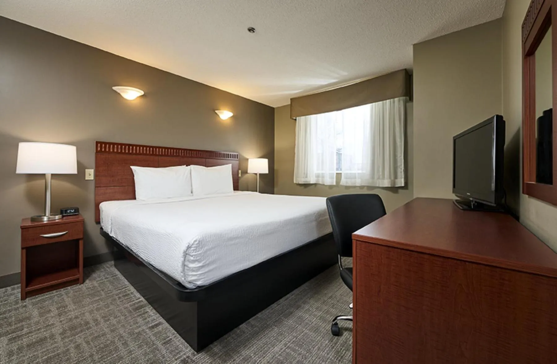 Bedroom, Bed in Canad Inns Destination Centre Fort Garry