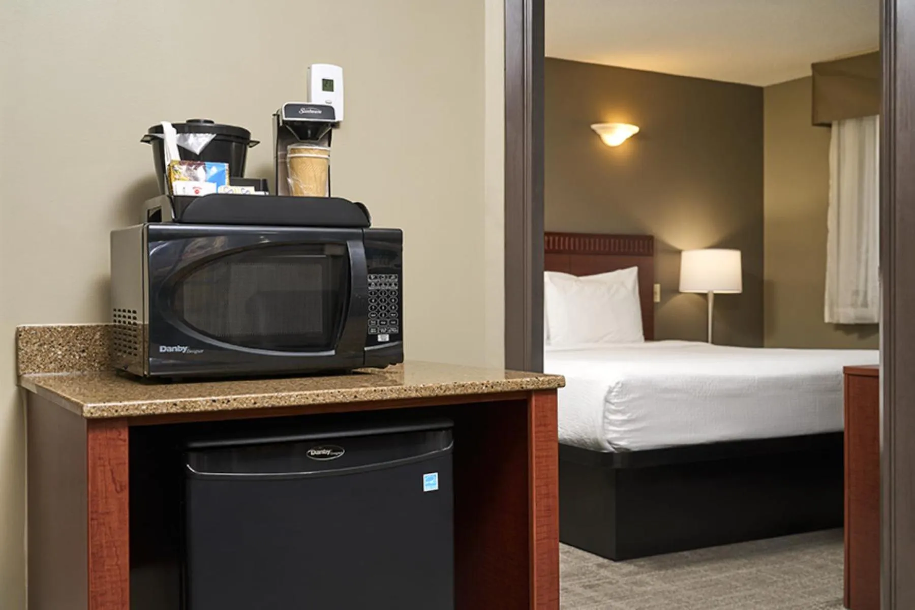 Coffee/tea facilities, Bed in Canad Inns Destination Centre Fort Garry