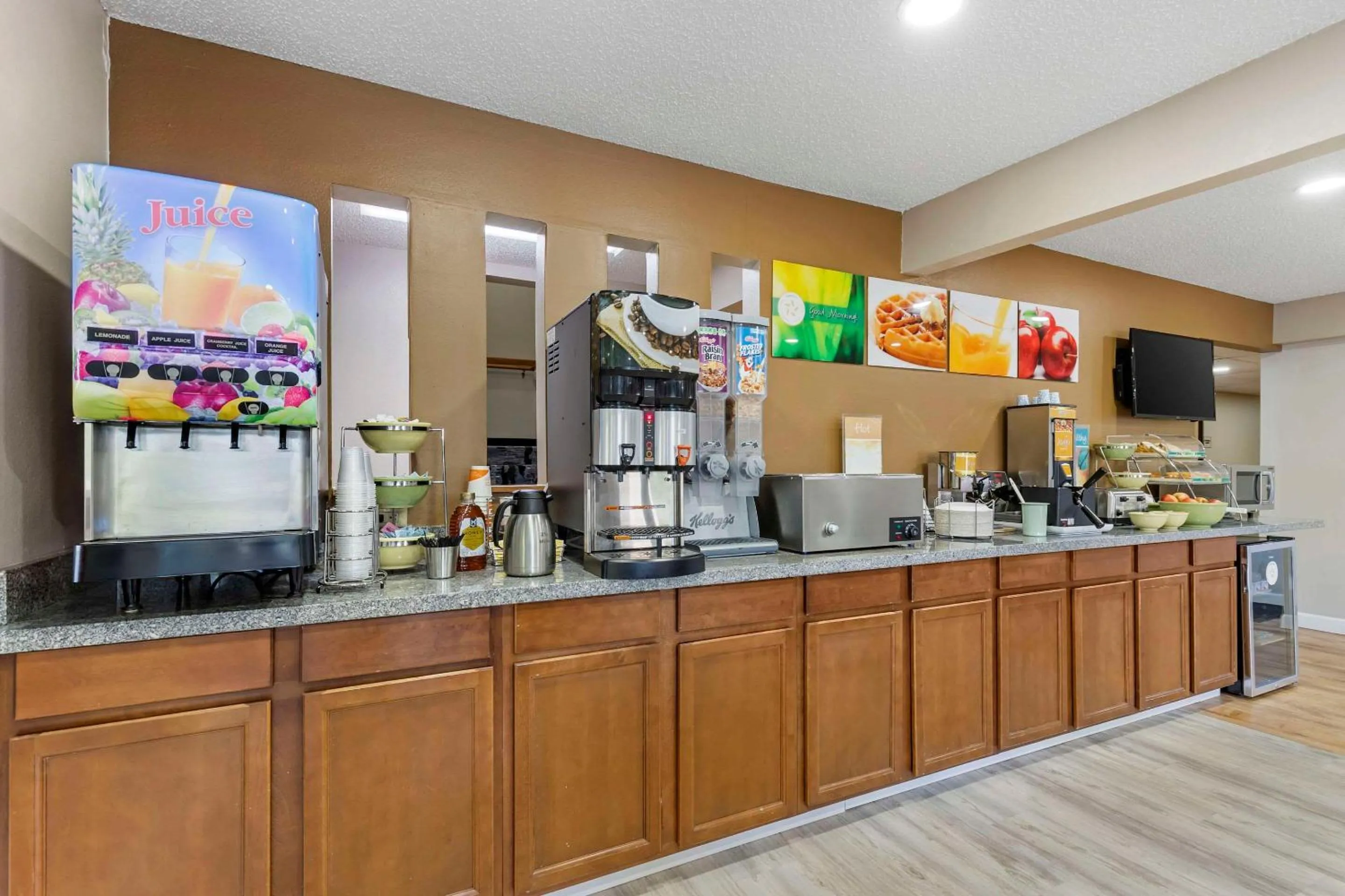 Breakfast in Quality Inn Indianola