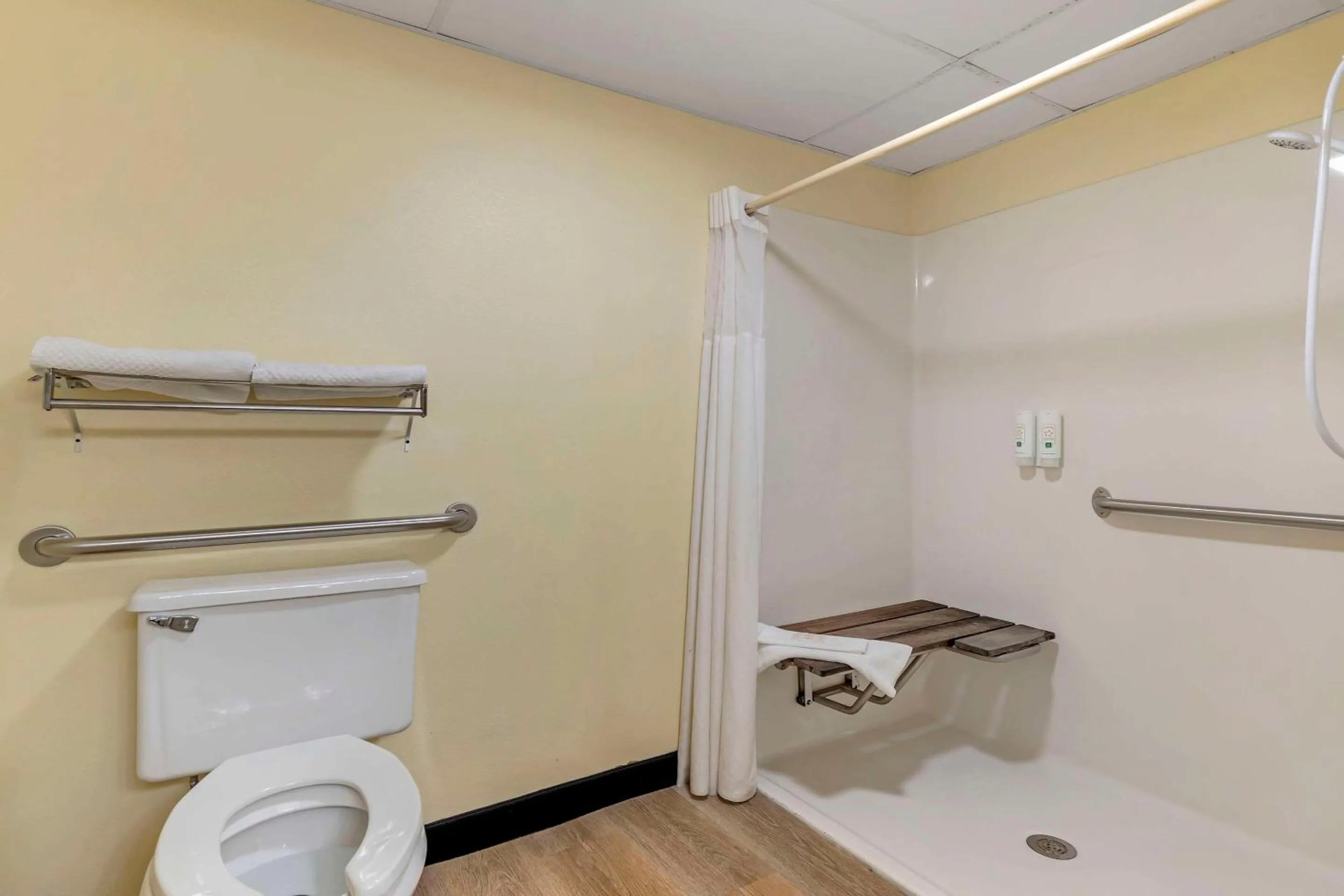 Bedroom in Quality Inn Indianola