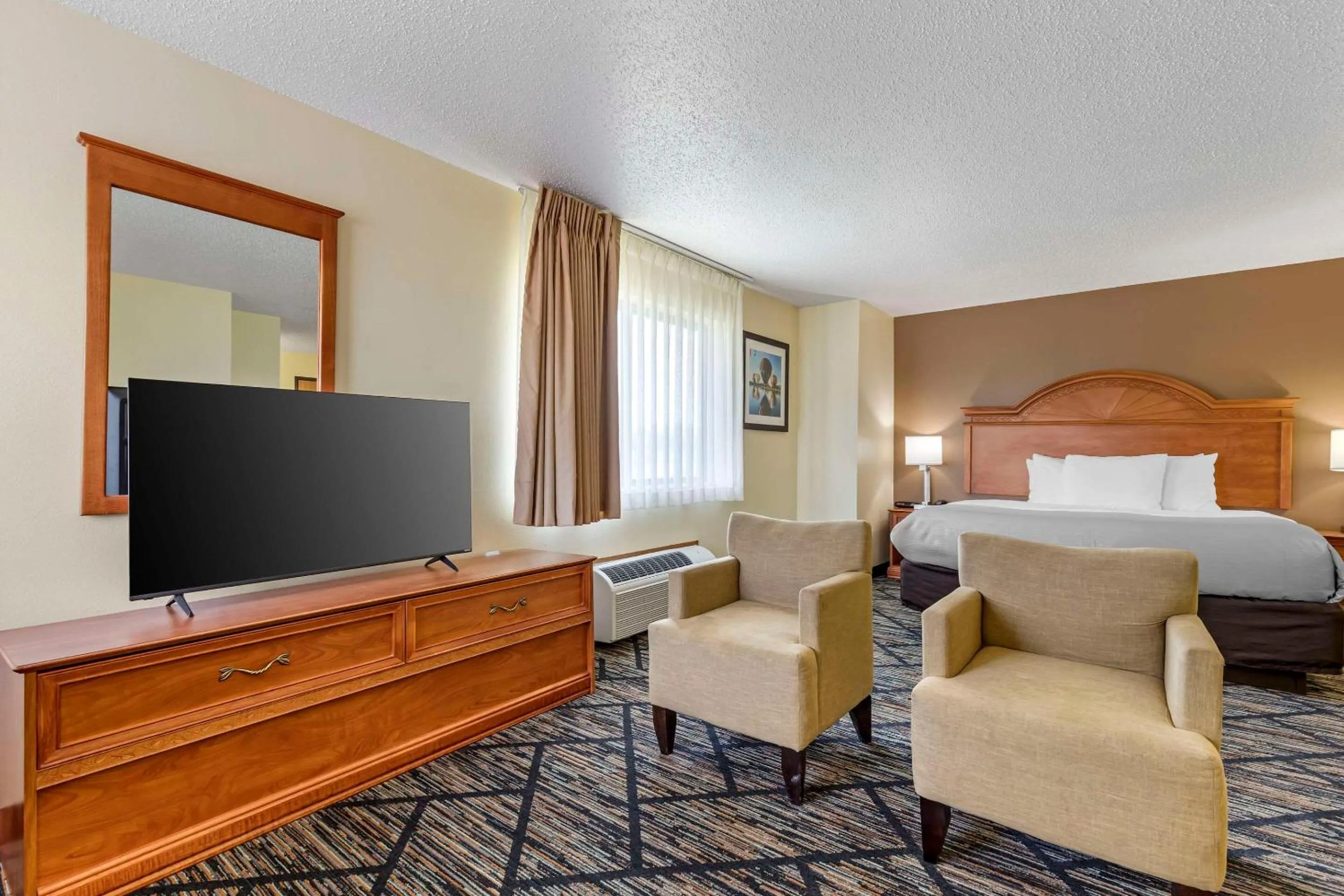 Bedroom, Bed in Quality Inn Indianola