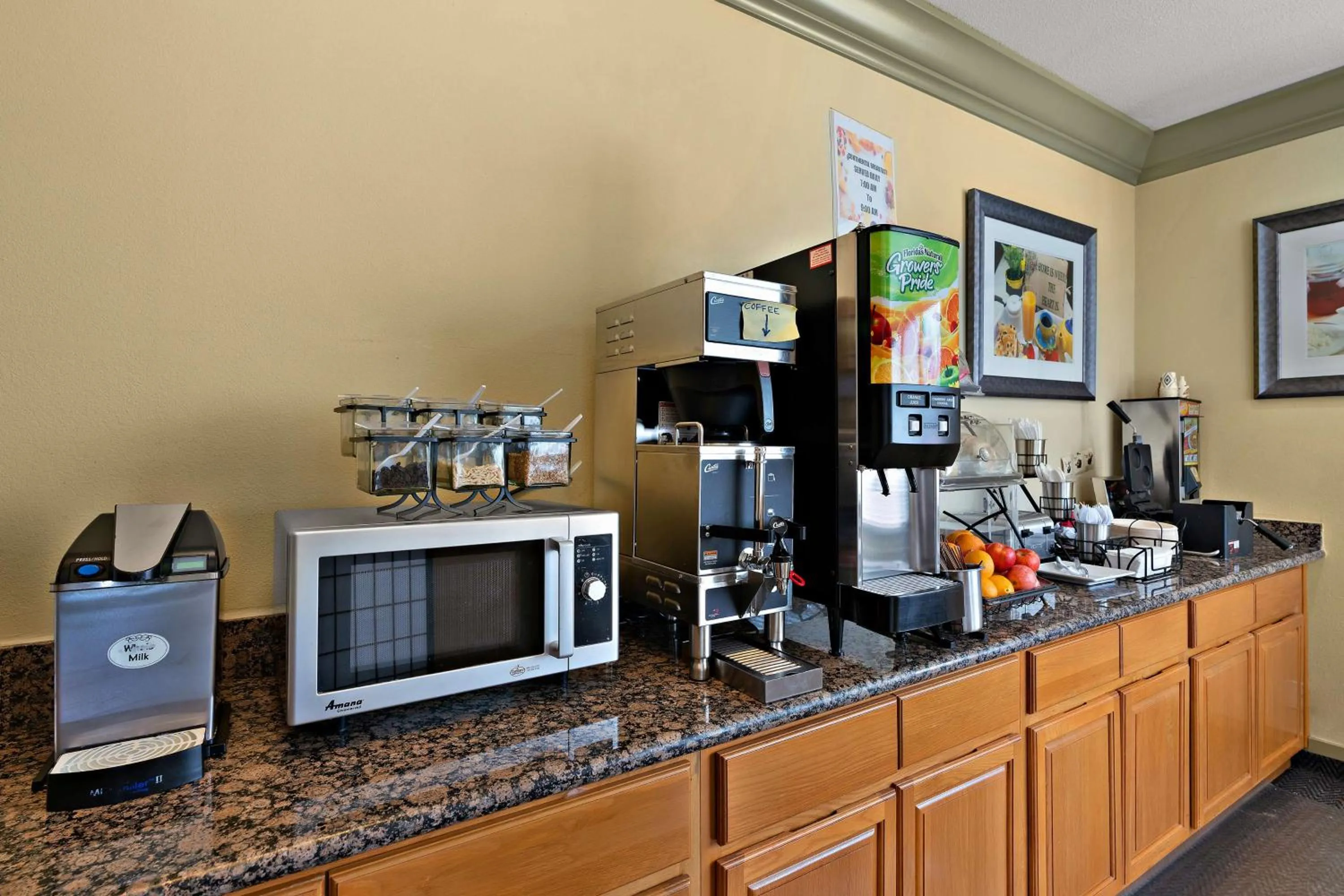 Breakfast in Best Western Willits Inn