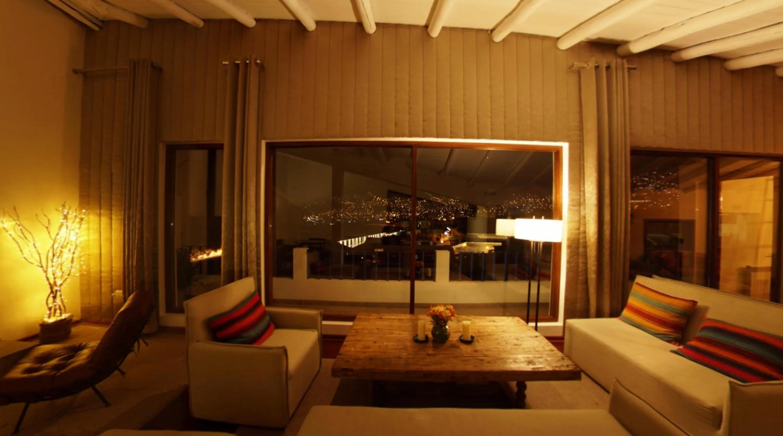 Communal lounge/ TV room in Tocuyeros Boutique Hotel