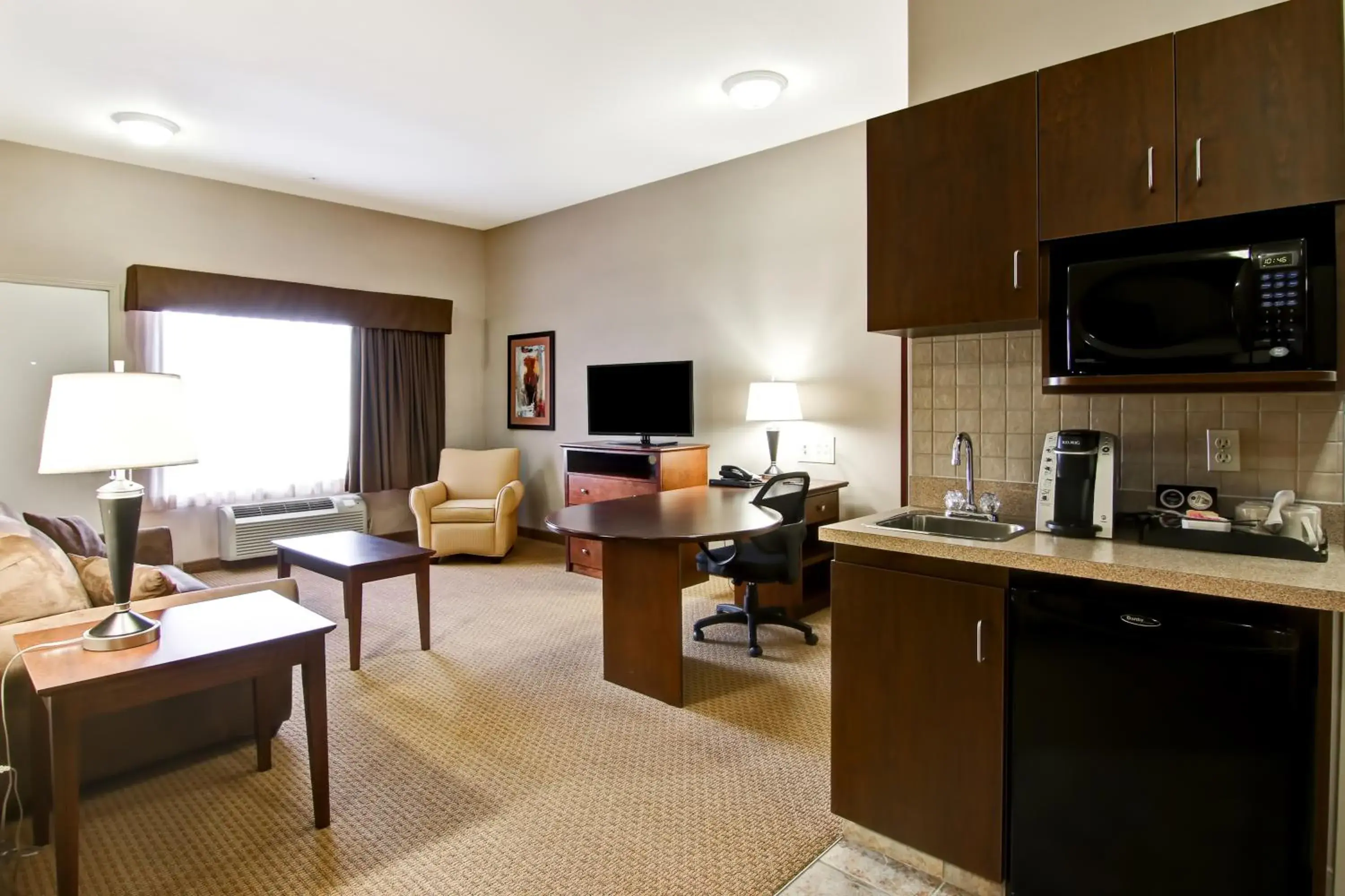 Executive Suite in Canalta Oyen Executive Suite in Canalta Oyen