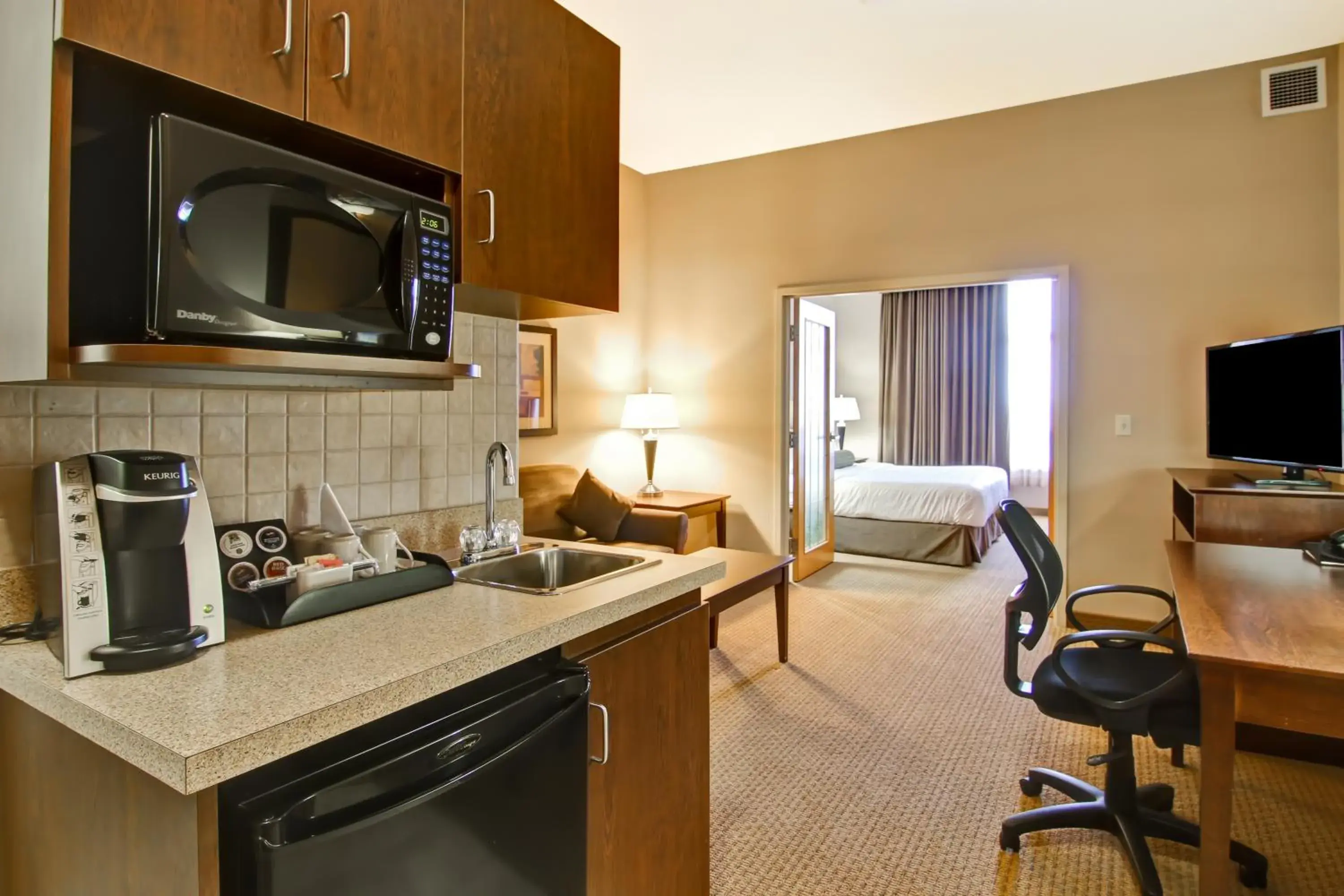 King Suite in Canalta Oyen King Suite in Canalta Oyen