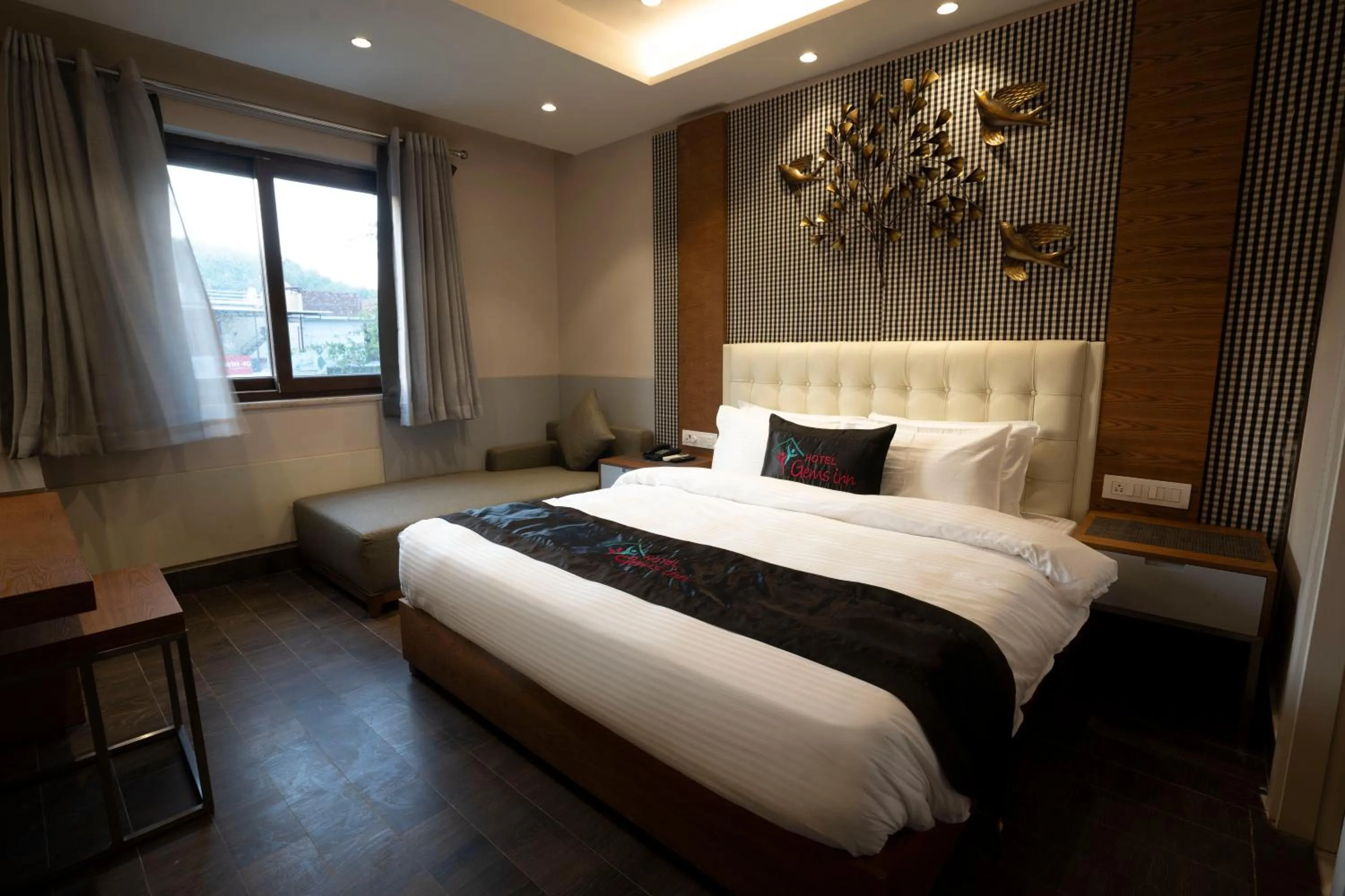 Bed in Hotel Gems Inn