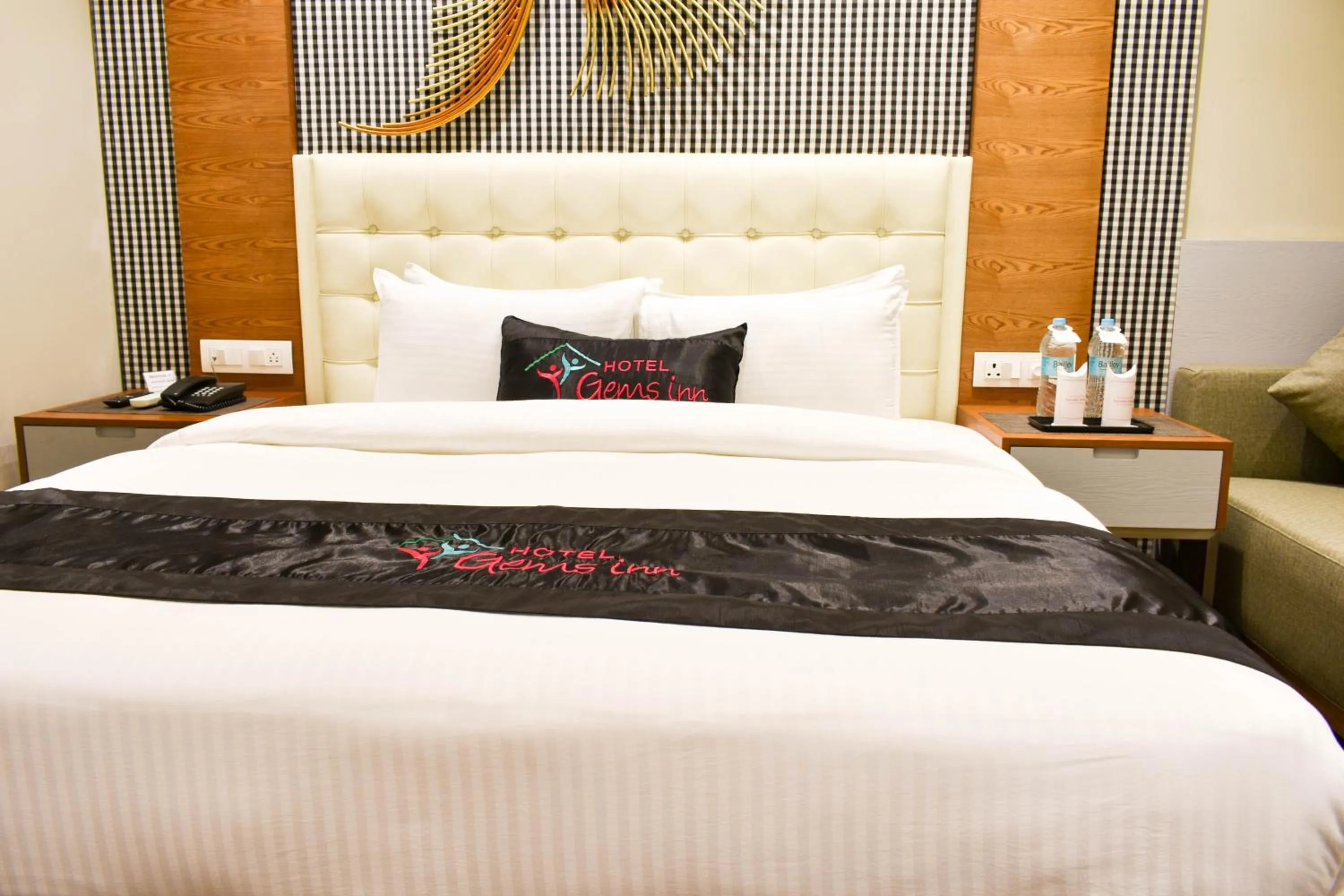 Bed in Hotel Gems Inn