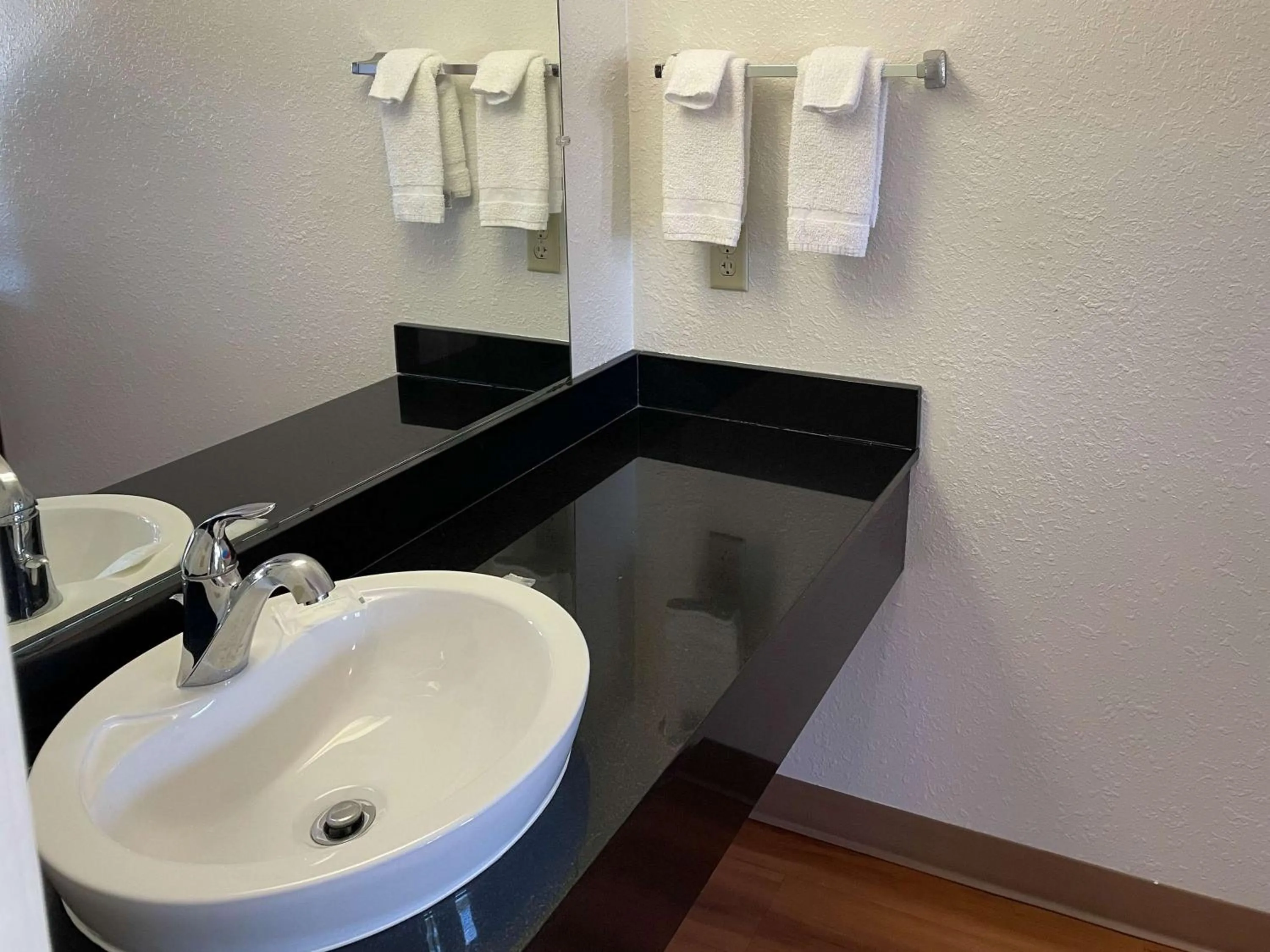 Bedroom in Motel 6 Cameron MO