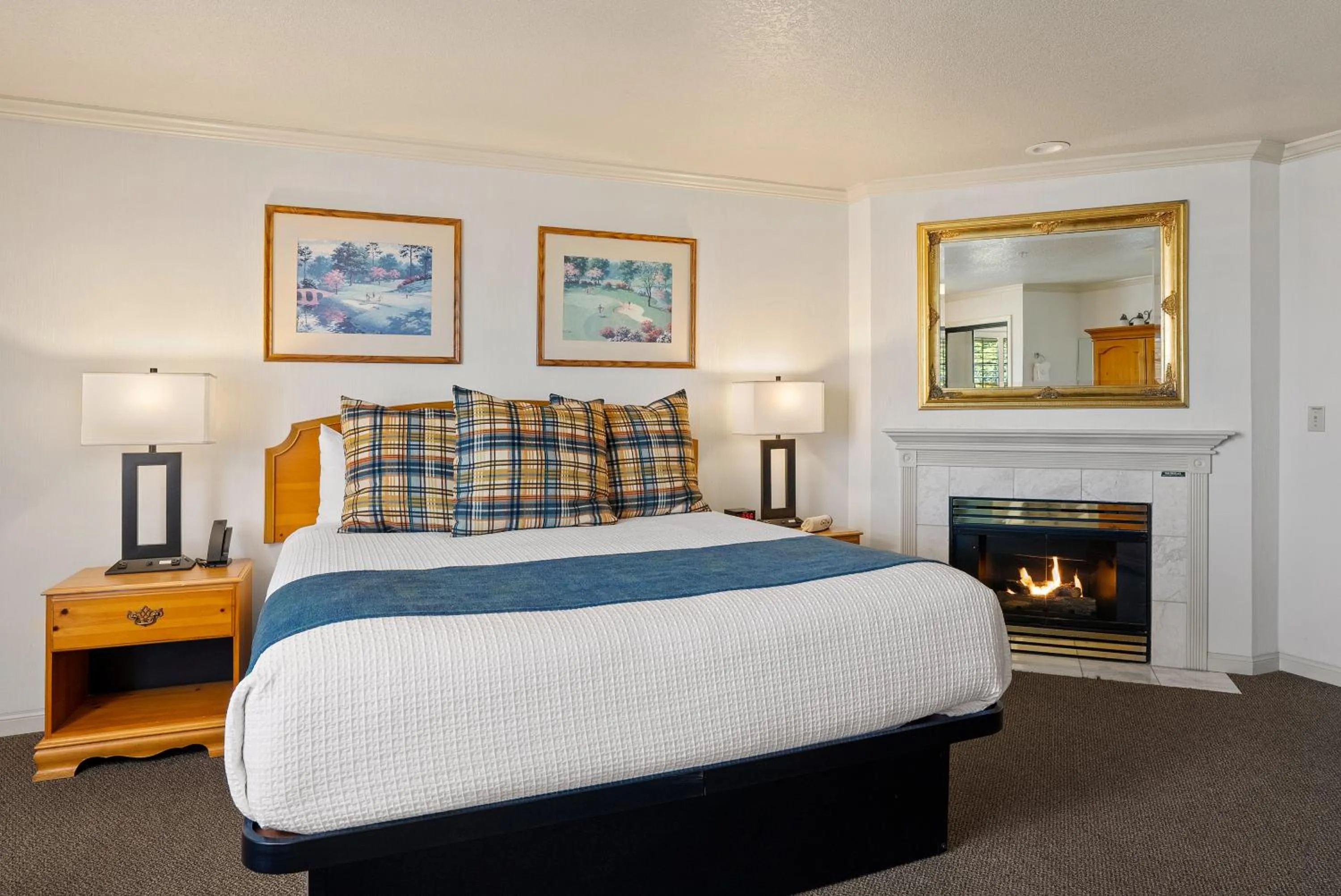 Photo of the whole room, Bed in Sea Pines Golf Resort