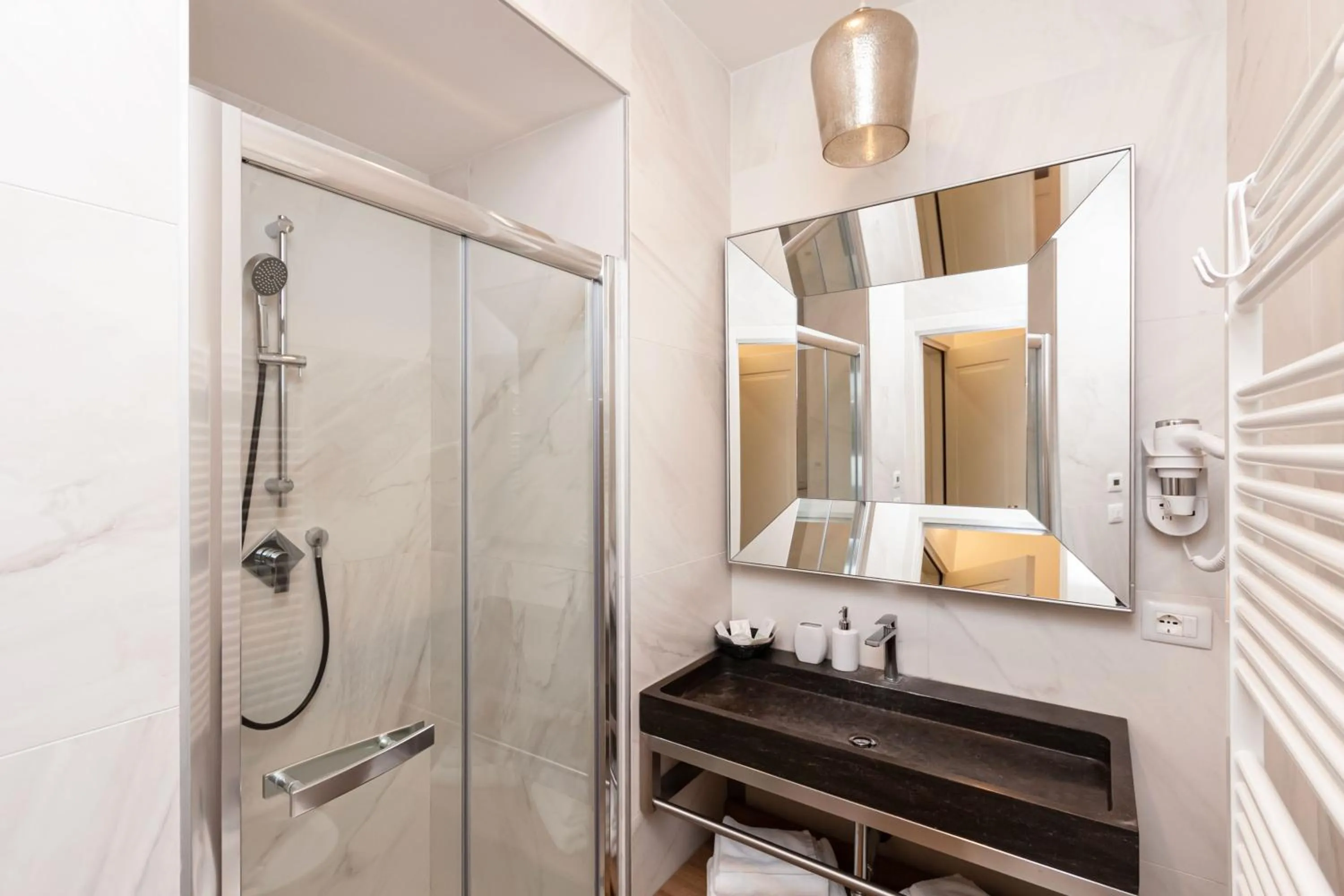 Bathroom in B&B La finestra sul canale