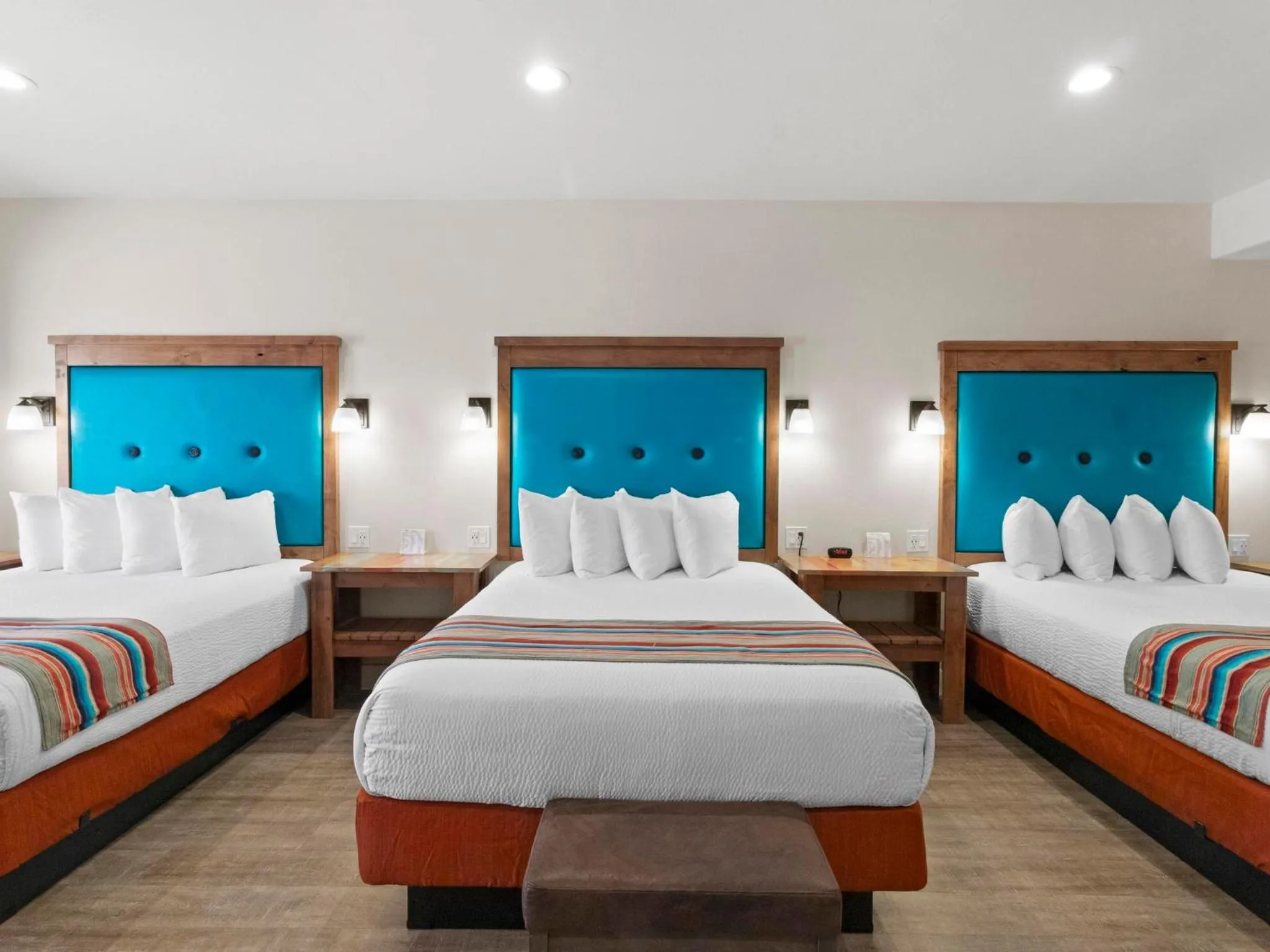 Bedroom, Bed in Bluff Dwellings Resort