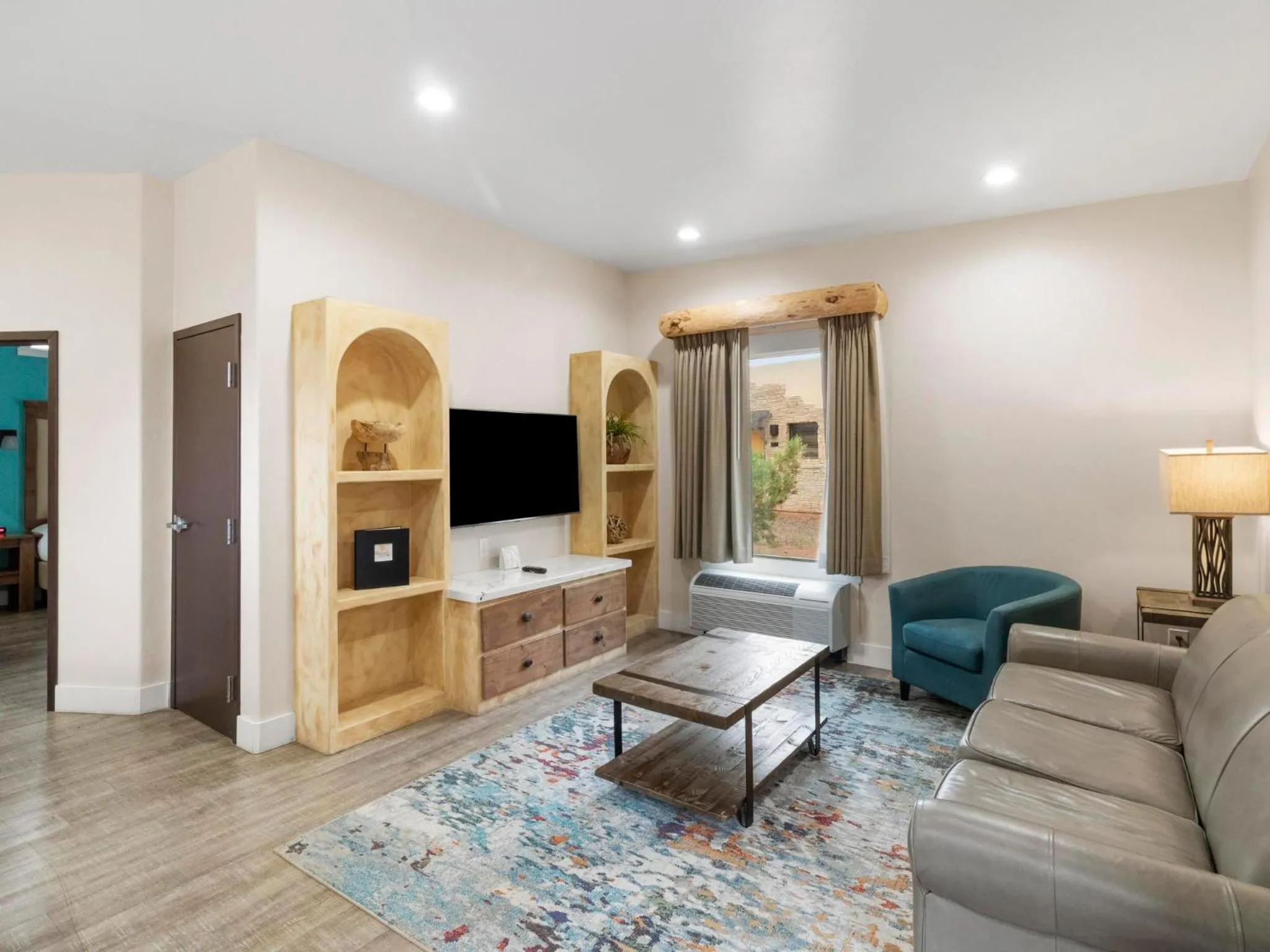 TV and multimedia in Bluff Dwellings Resort