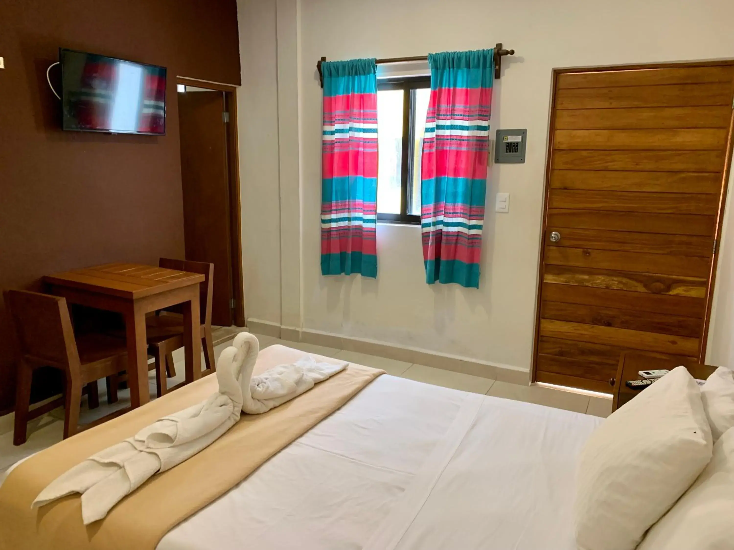 Queen Suite with Pool View in AKBAL Playa - Beach Zone Queen Suite with Pool View in AKBAL Playa - Beach Zone