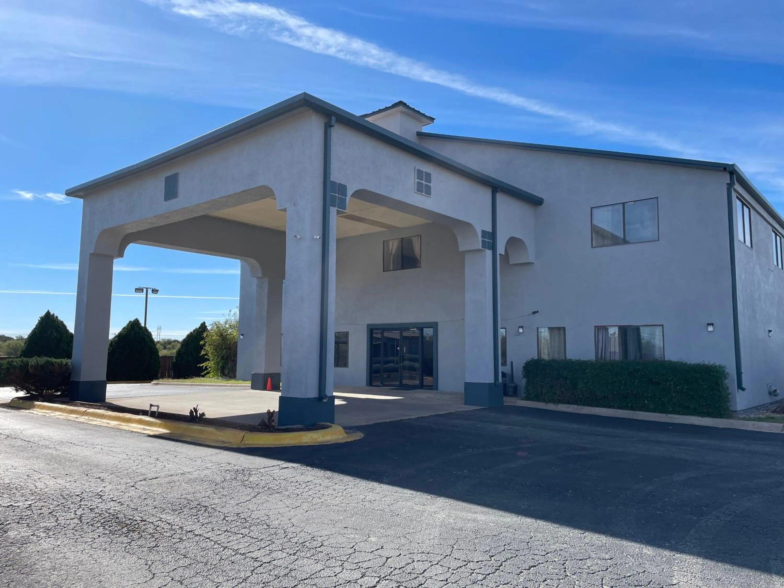 Property building in Econo Lodge Inn & Suites Sweetwater I-20