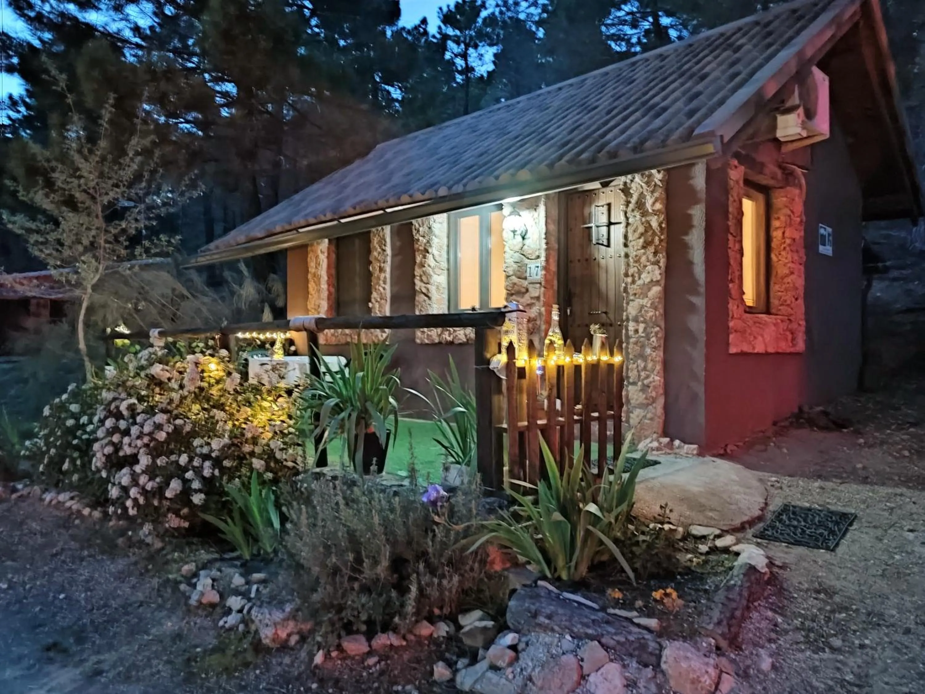Property building in La cabaña del lago en ZAFIRO LAGUNAZO Parque Natural del Río Mundo