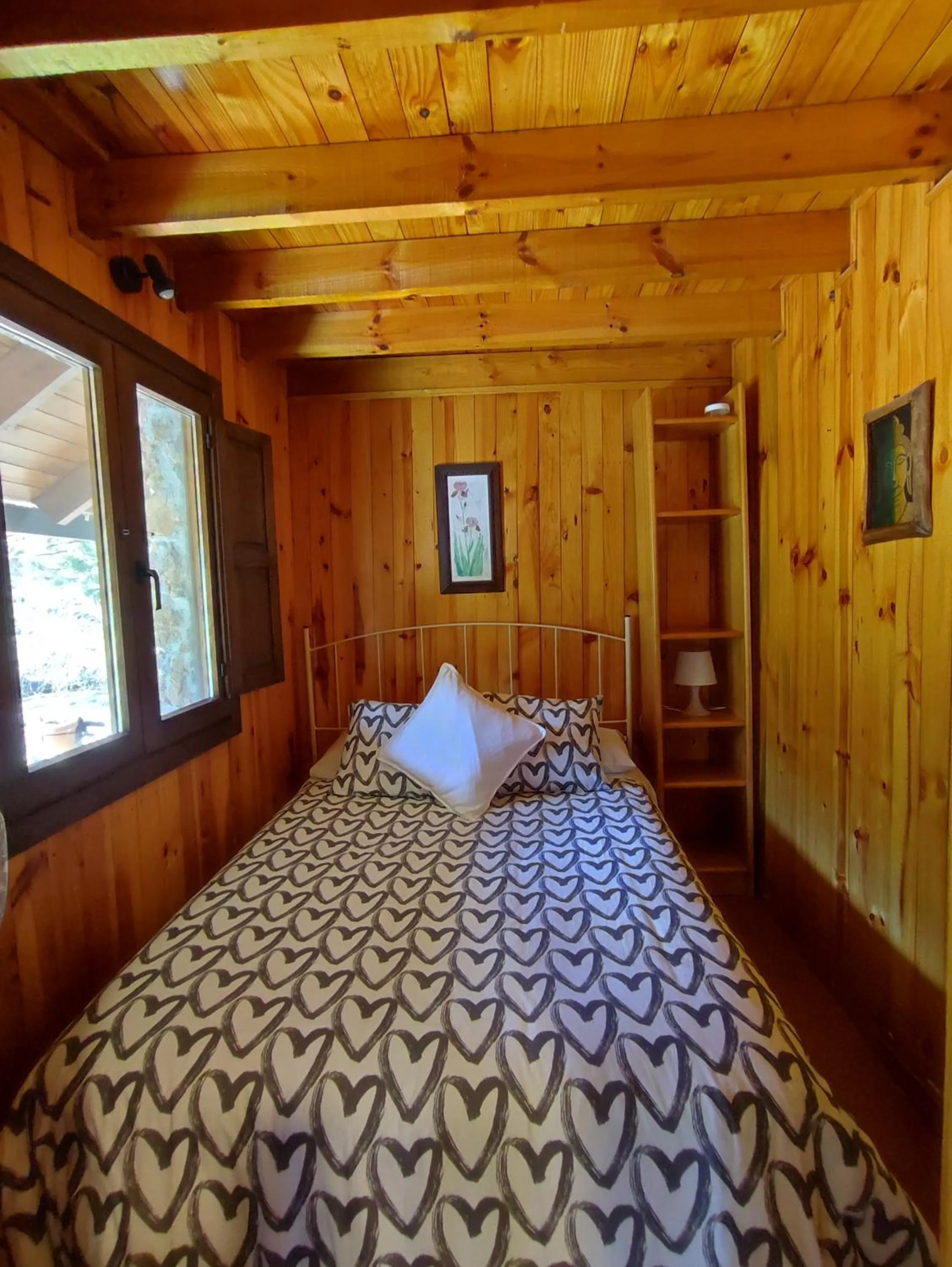 Bedroom, Bed in La cabaña del lago en ZAFIRO LAGUNAZO Parque Natural del Río Mundo