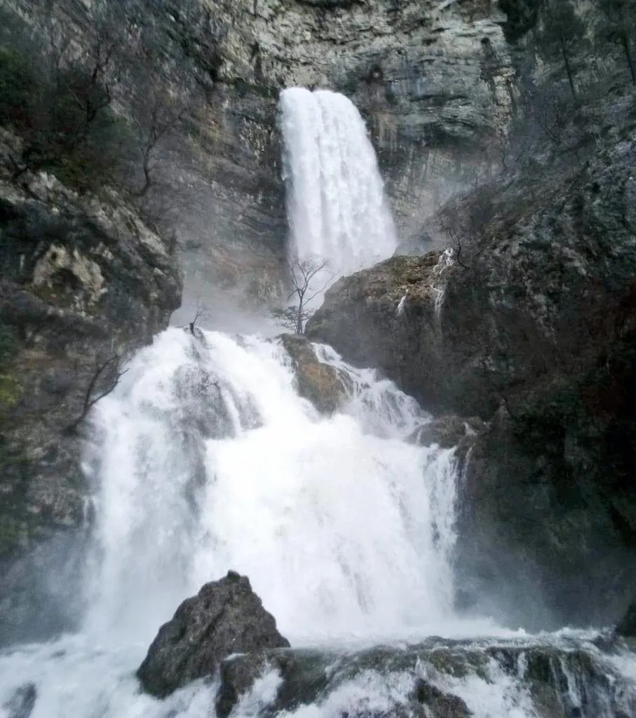 La cabaña del lago en ZAFIRO LAGUNAZO Parque Natural del Río Mundo