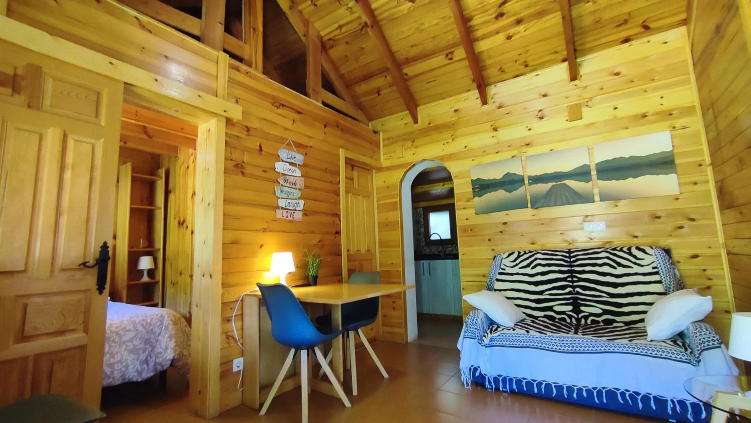 Bed in La cabaña del lago en ZAFIRO LAGUNAZO Parque Natural del Río Mundo