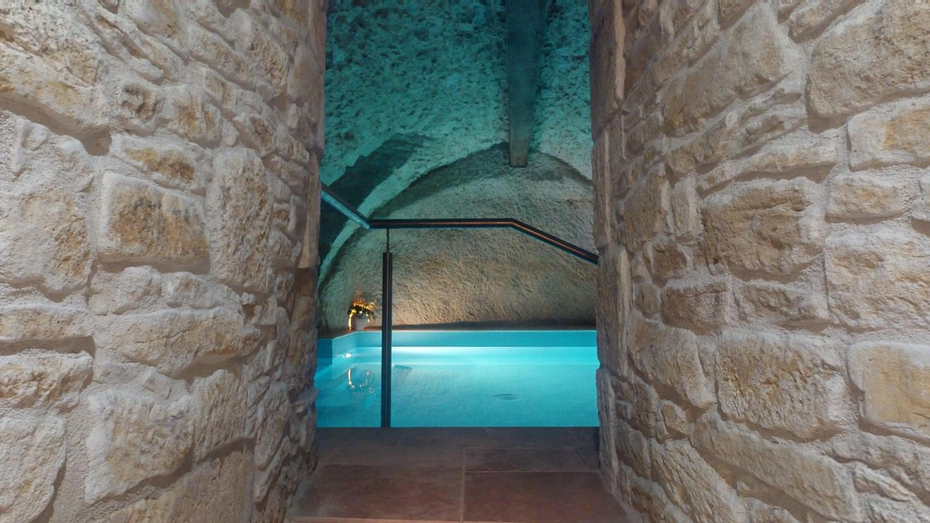 Swimming pool in Château de Valette
