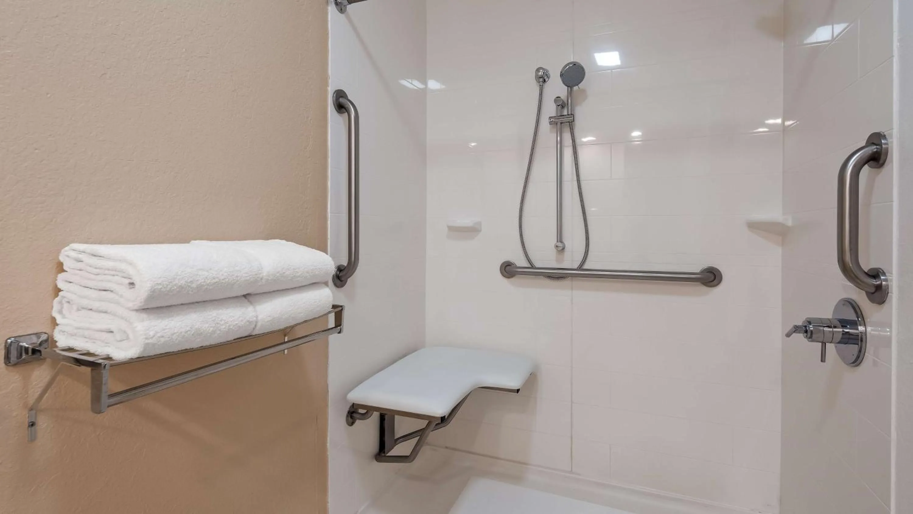 Bathroom in Best Western Santa Rosa Inn