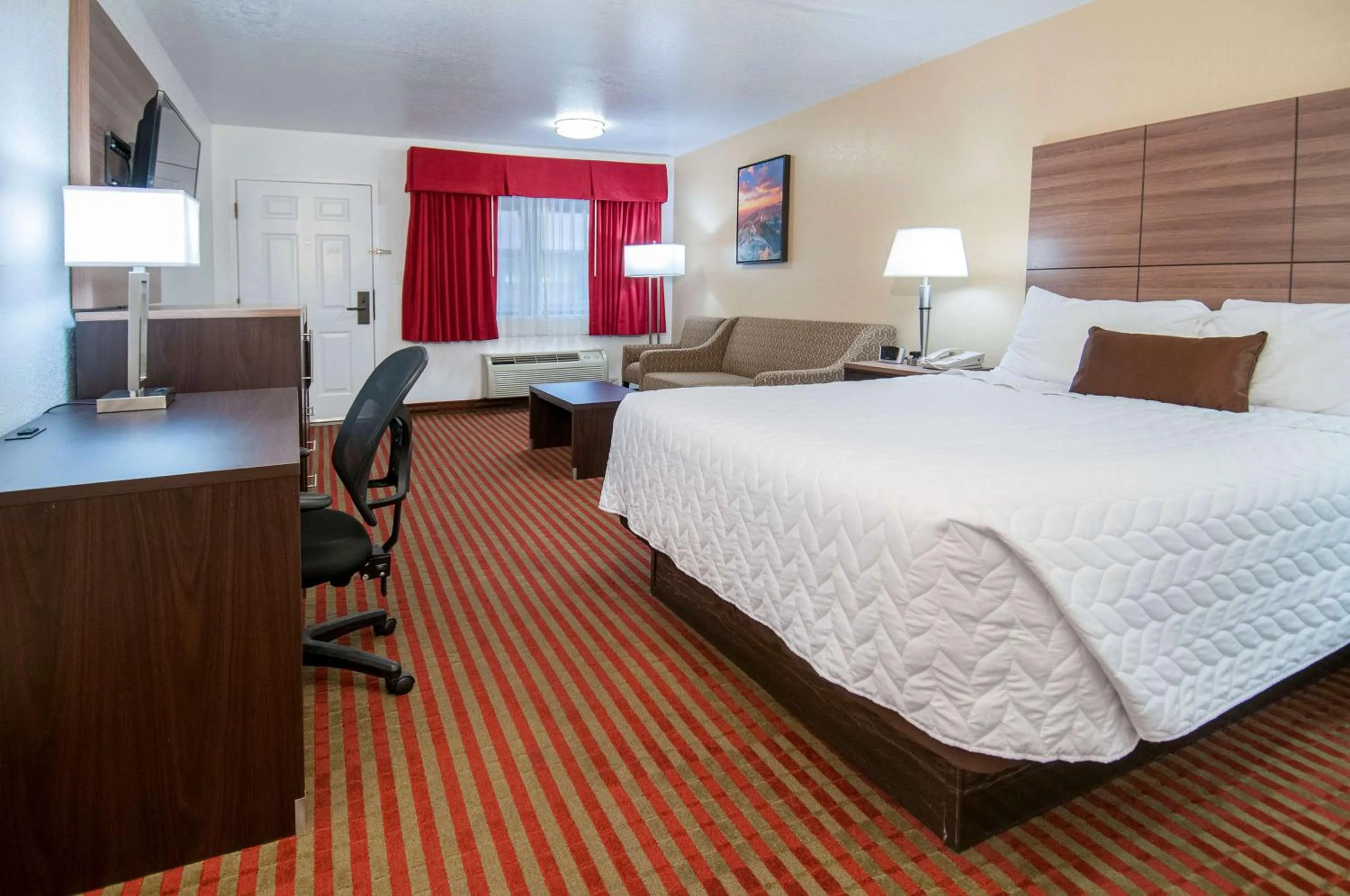 Photo of the whole room, Bed in Best Western Santa Rosa Inn