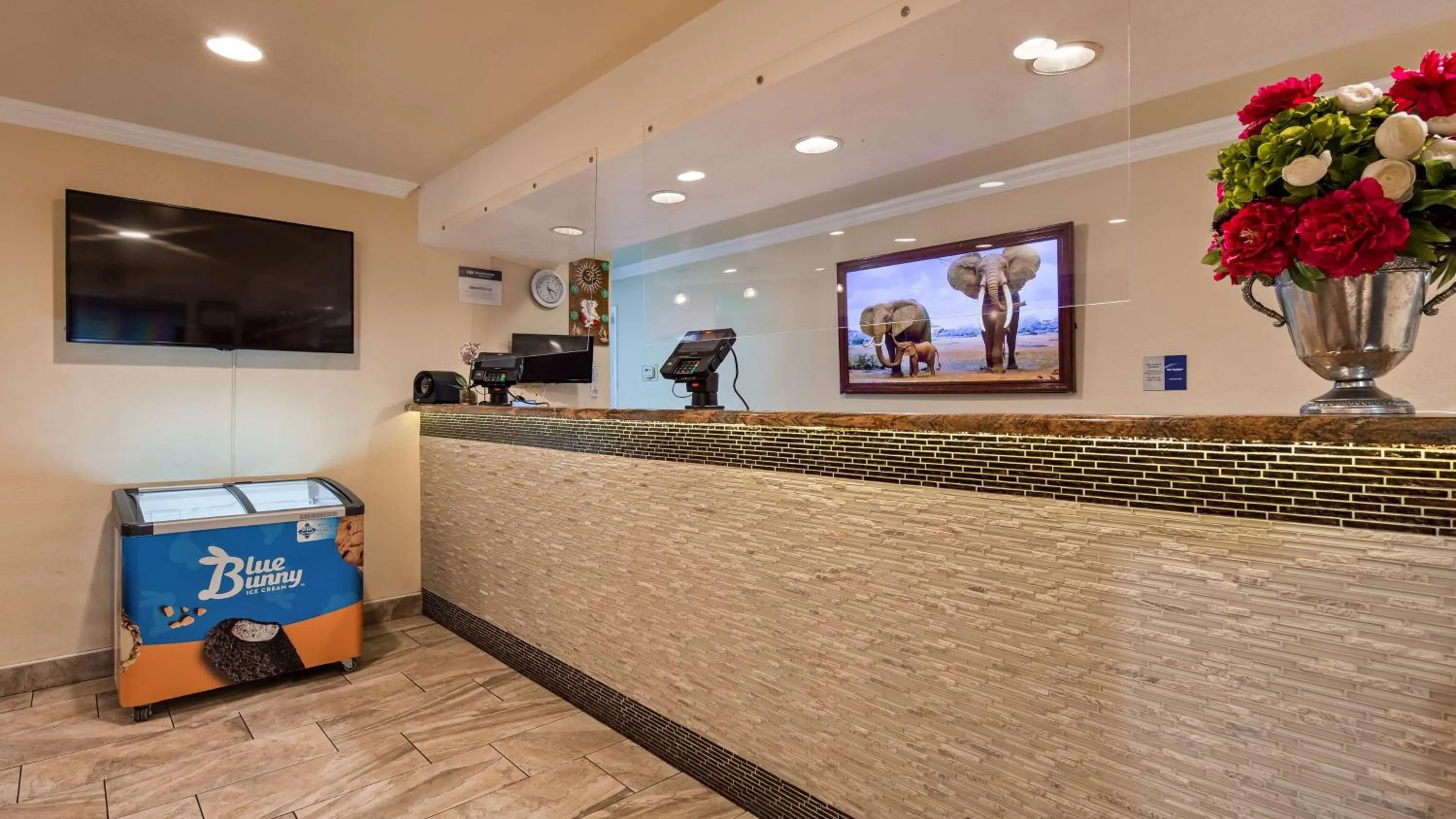 Lobby or reception in Best Western Santa Rosa Inn