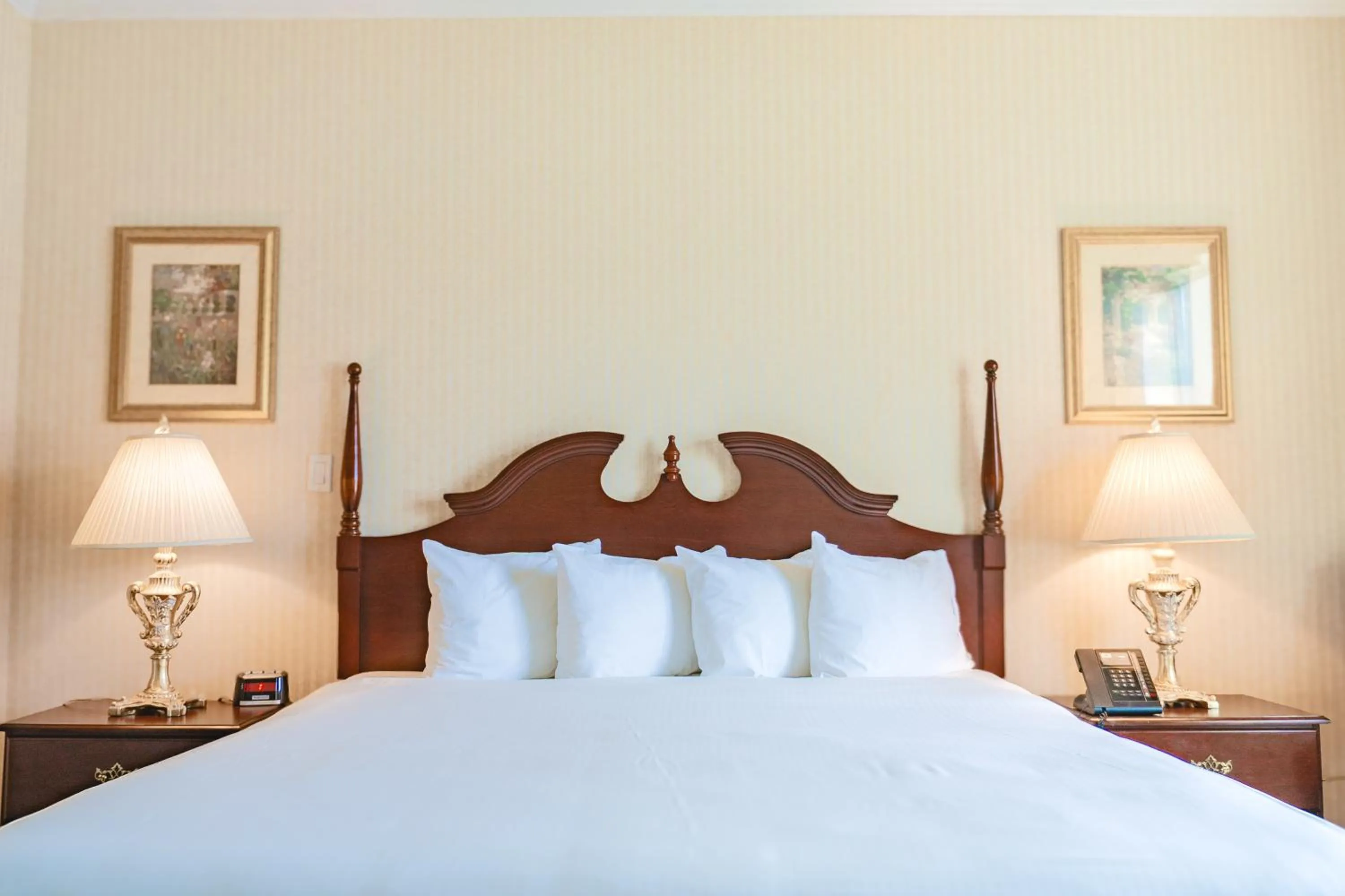 Bed in The Casablanca Hotel