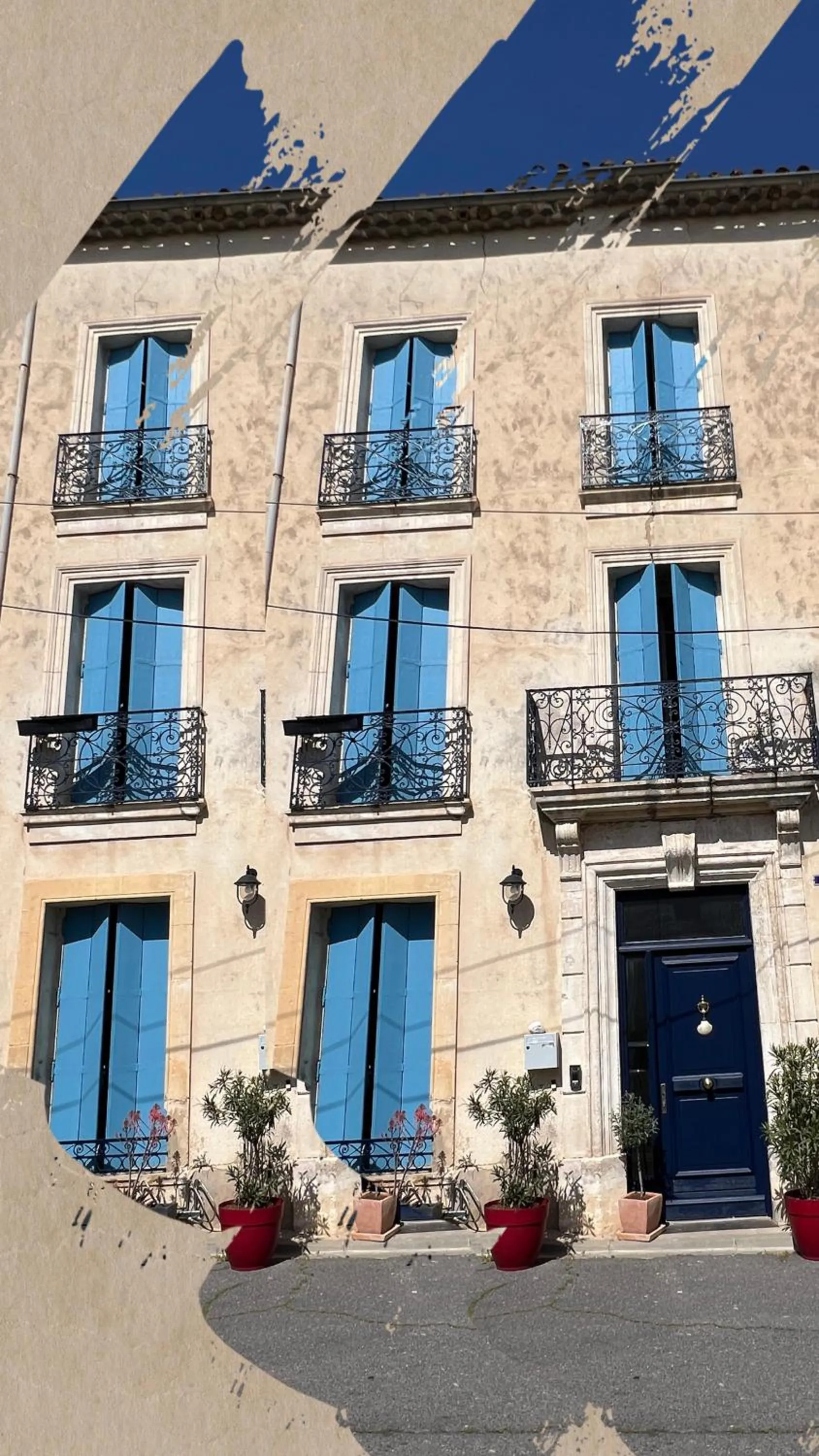 Property building in Entre Midi - Maison d'Hôtes - B&B