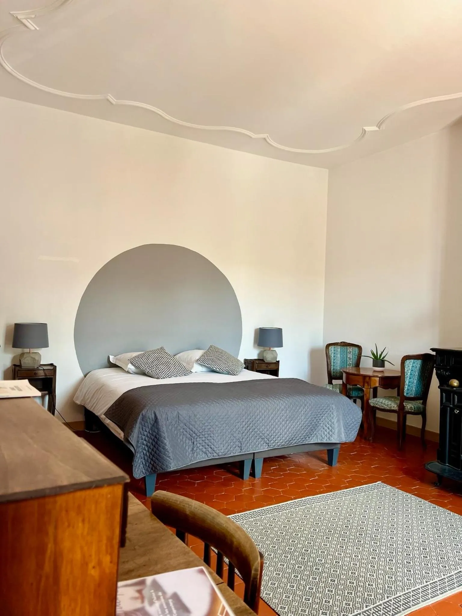 Bed in Entre Midi - Maison d'Hôtes - B&B