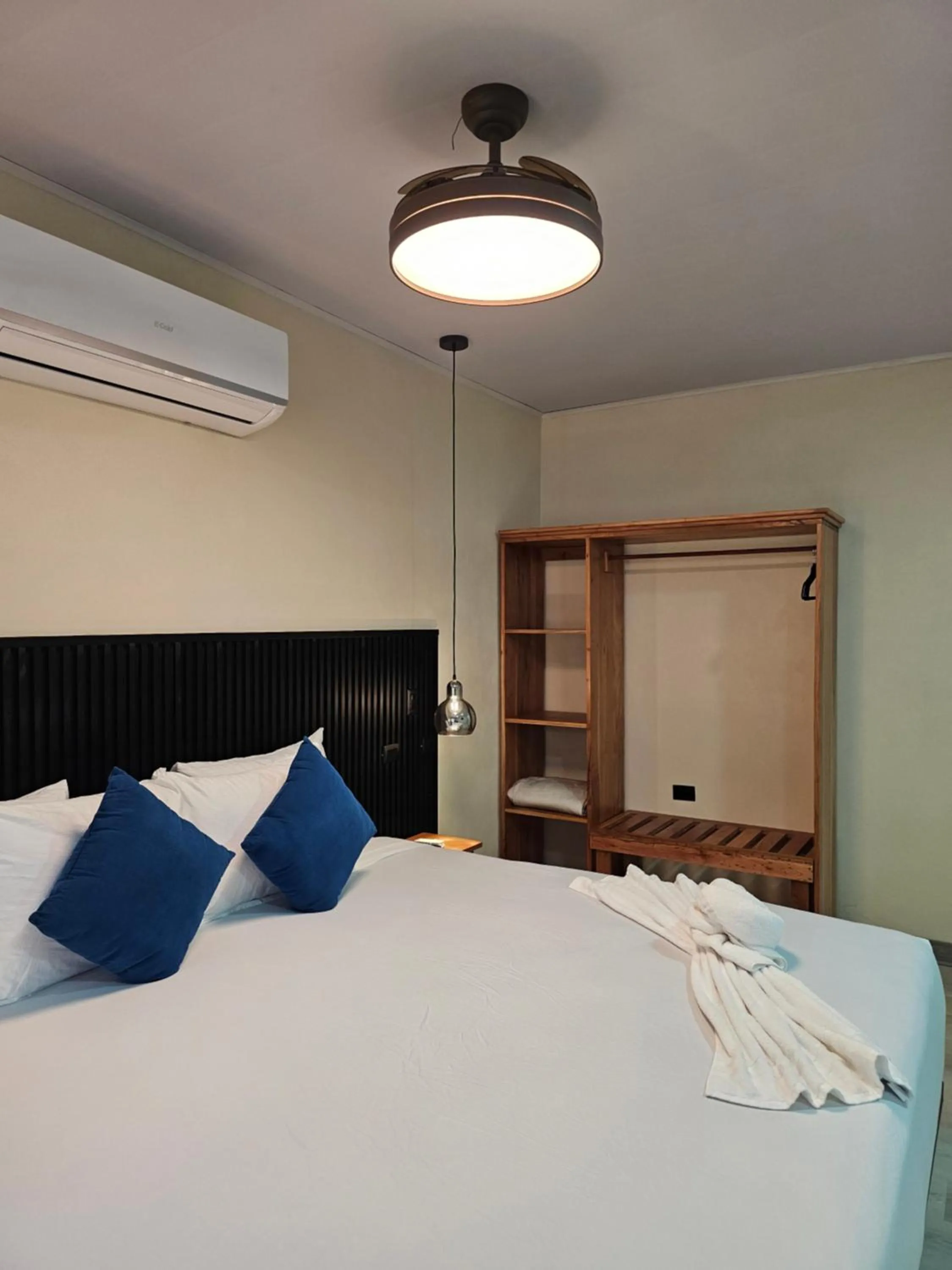 Bedroom, Bed in Calathea Hotel Monteverde