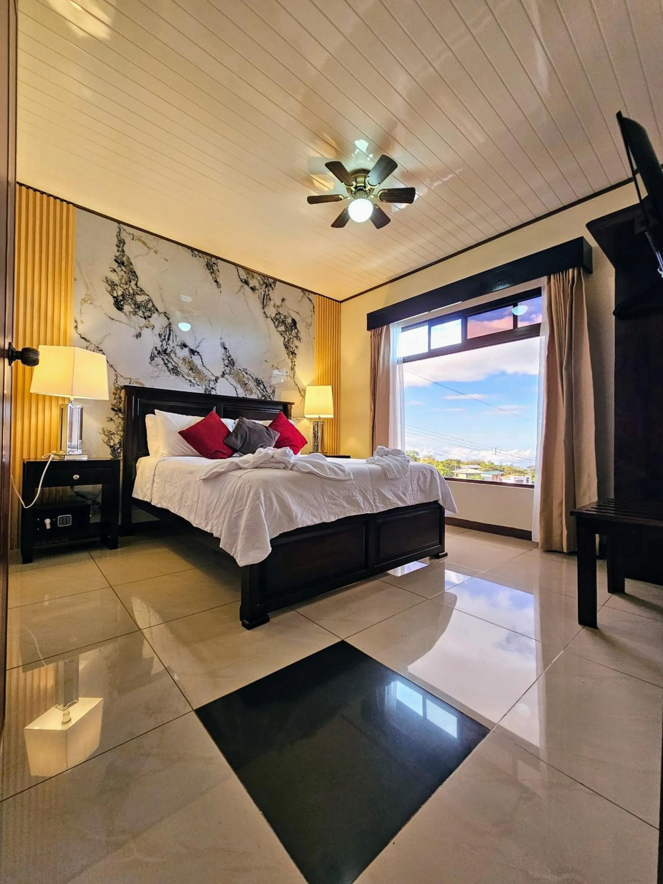 Bed in Calathea Hotel Monteverde