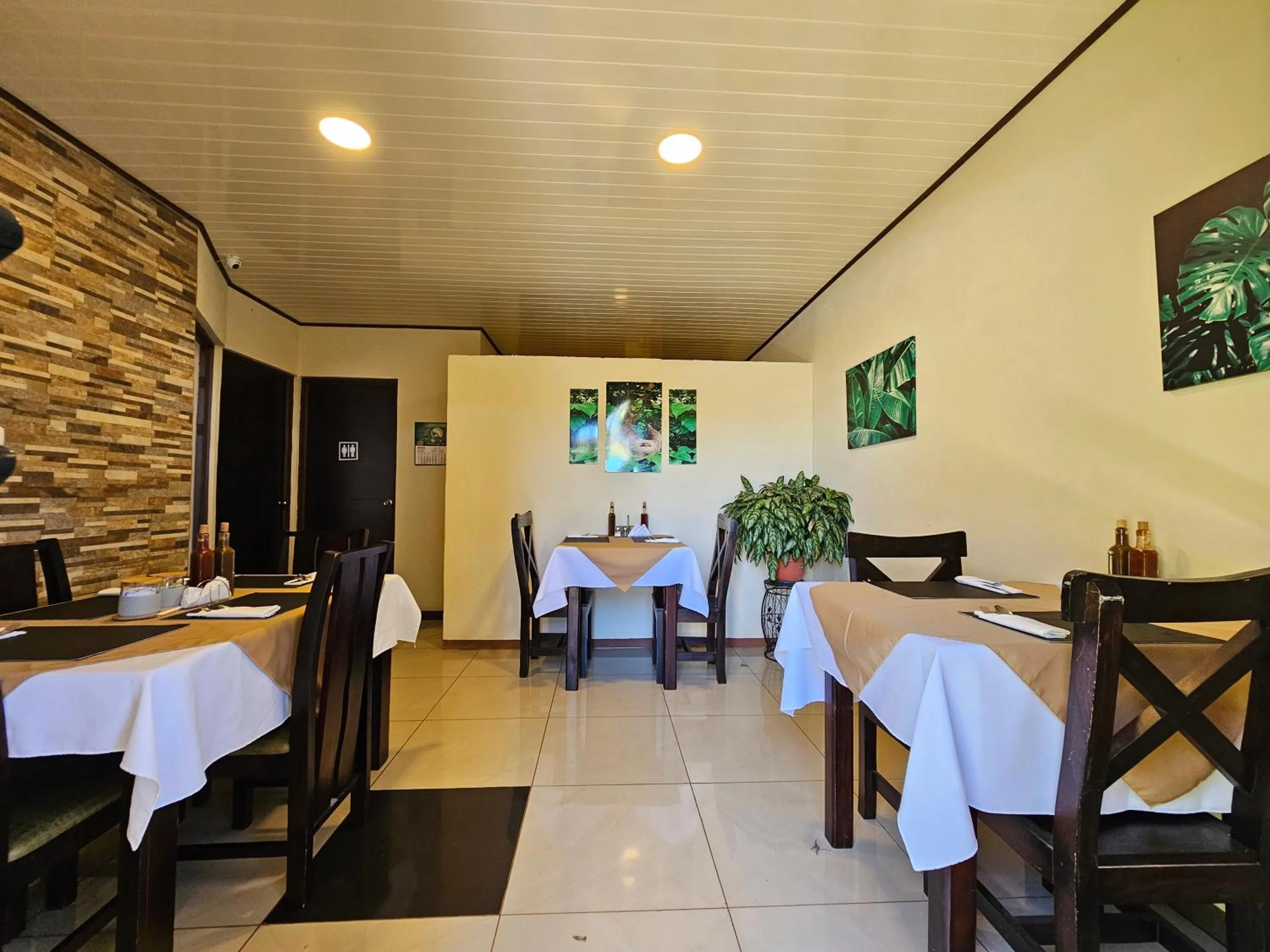 Dining area in Calathea Hotel Monteverde