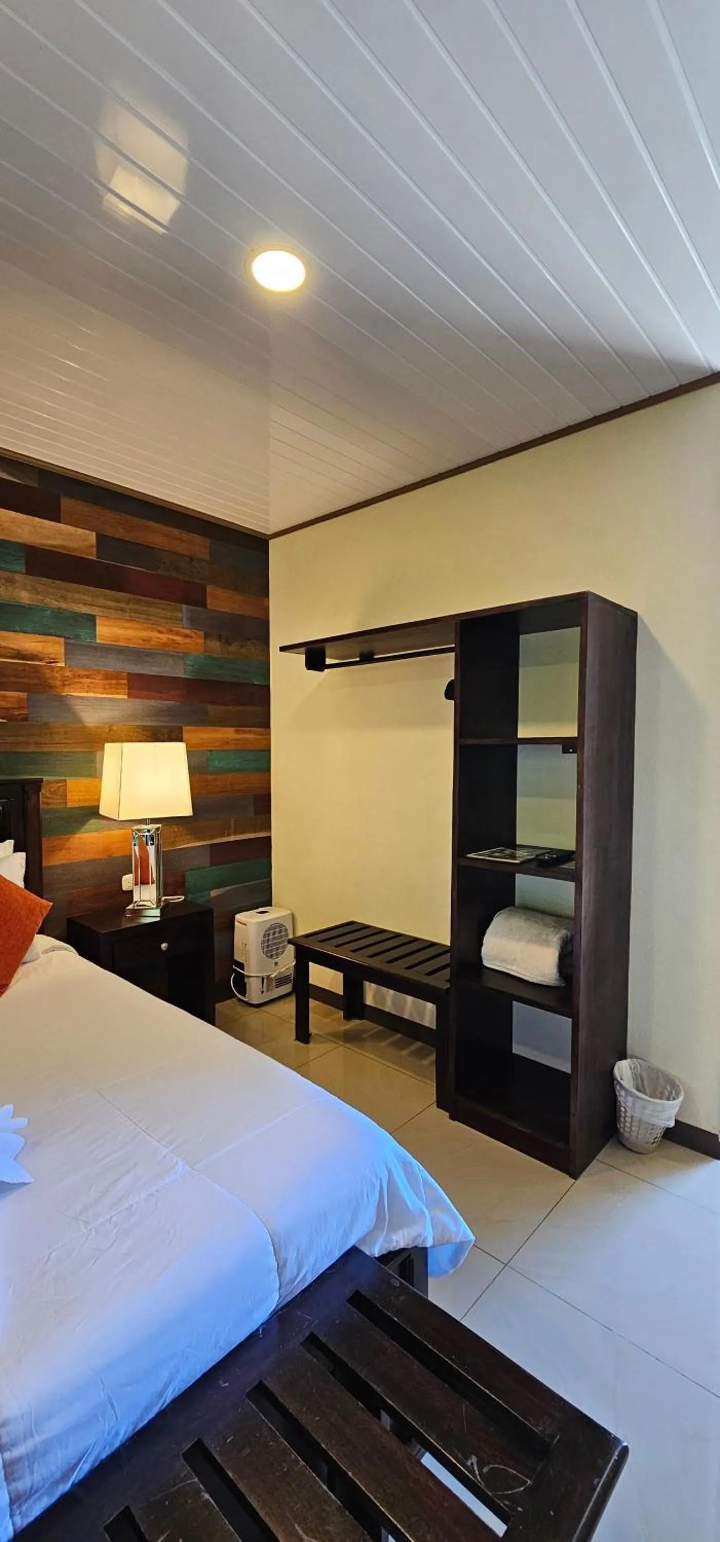 wardrobe, Bed in Calathea Hotel Monteverde