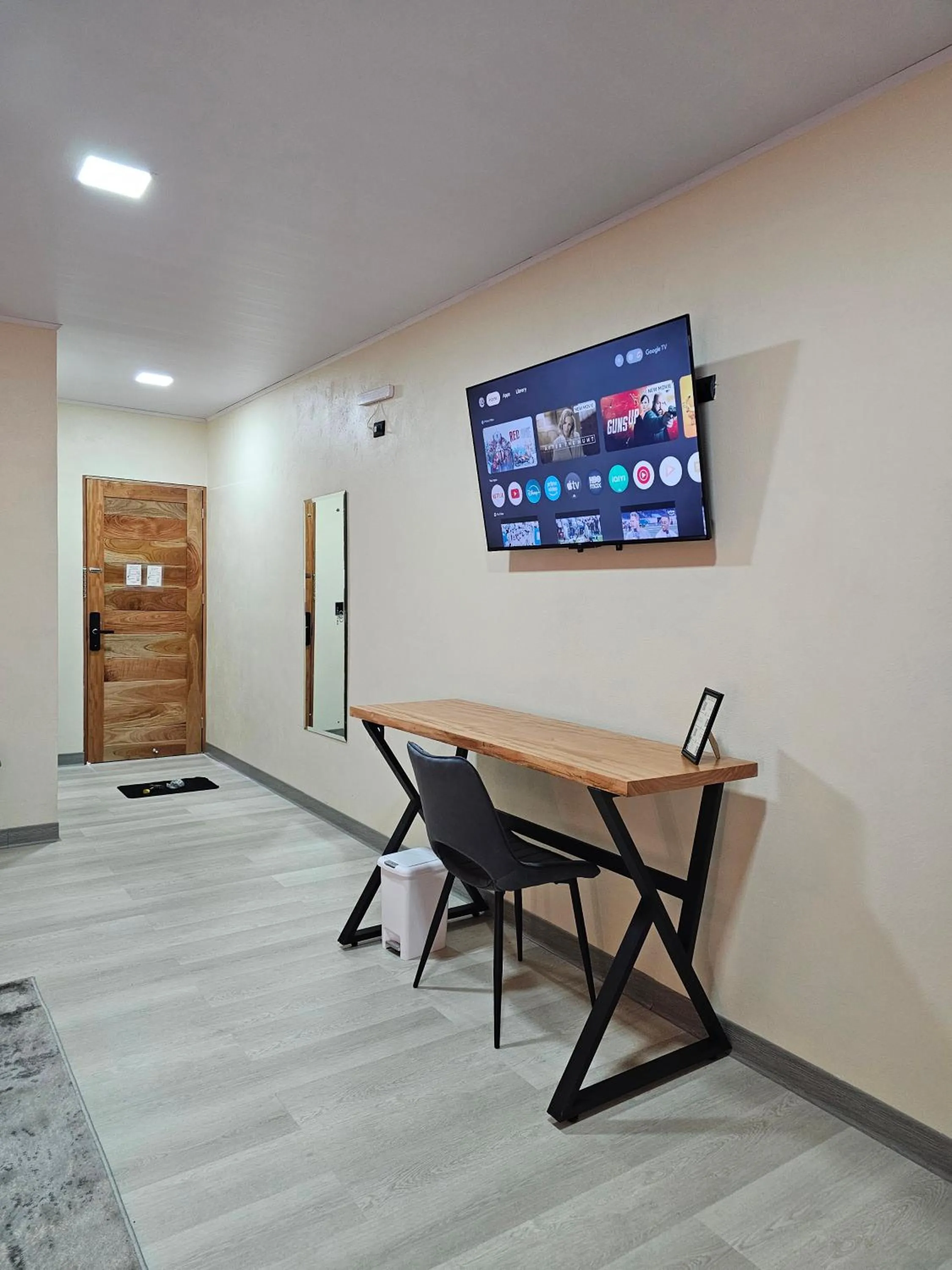 Communal lounge/ TV room in Calathea Hotel Monteverde