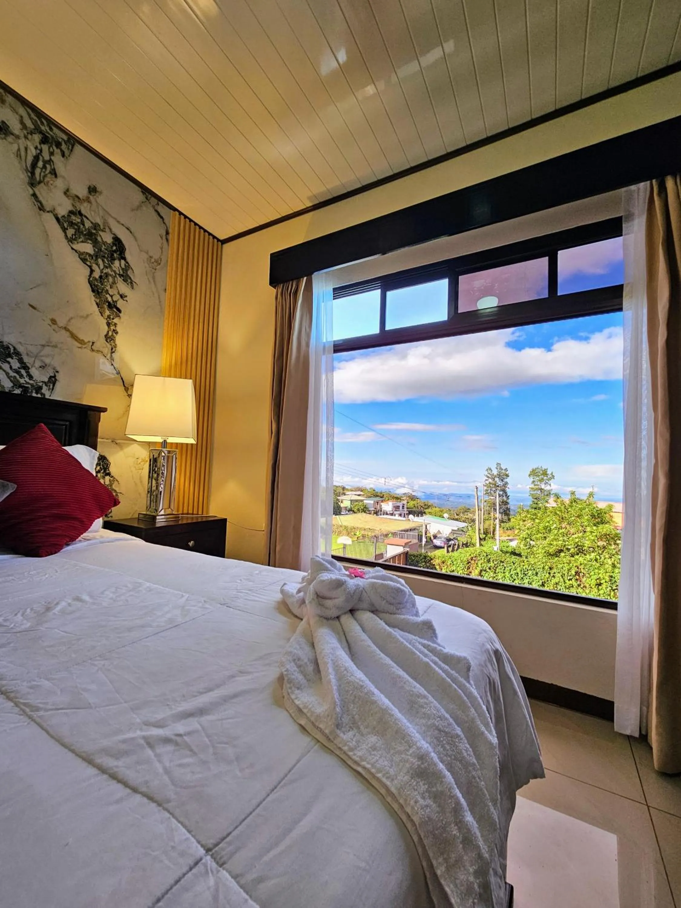 Bed in Calathea Hotel Monteverde
