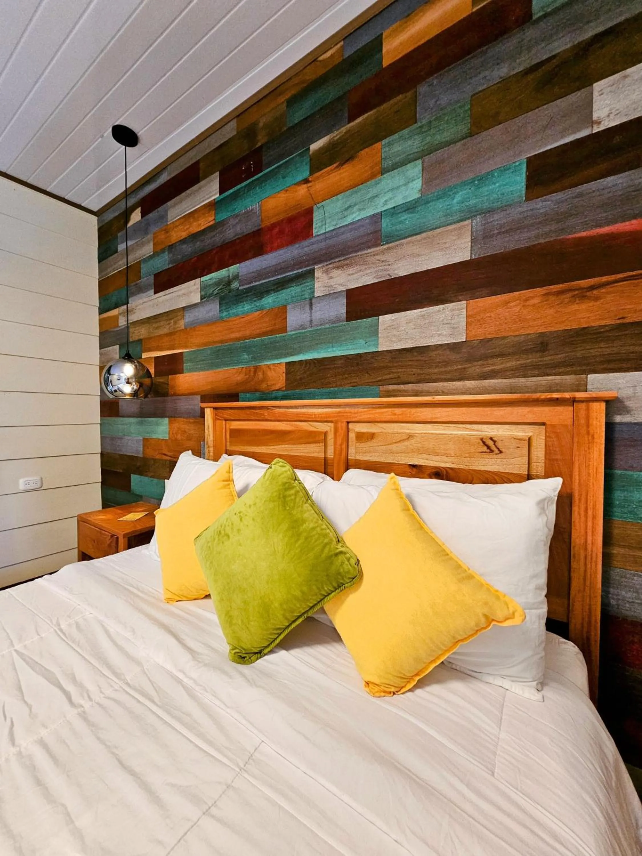 Bed in Calathea Hotel Monteverde