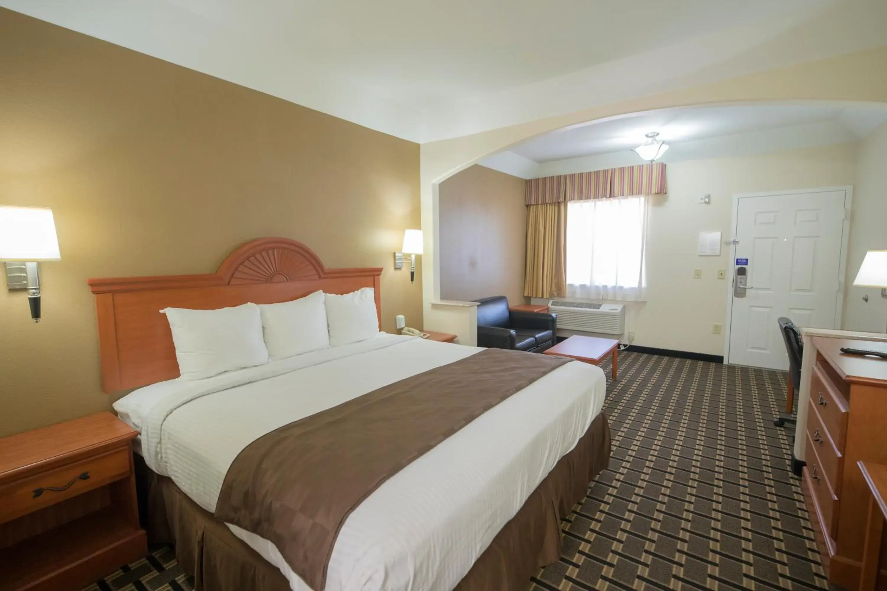 King Room - Disability Access in Motel 6-Tyler, TX King Room - Disability Access in Motel 6-Tyler, TX