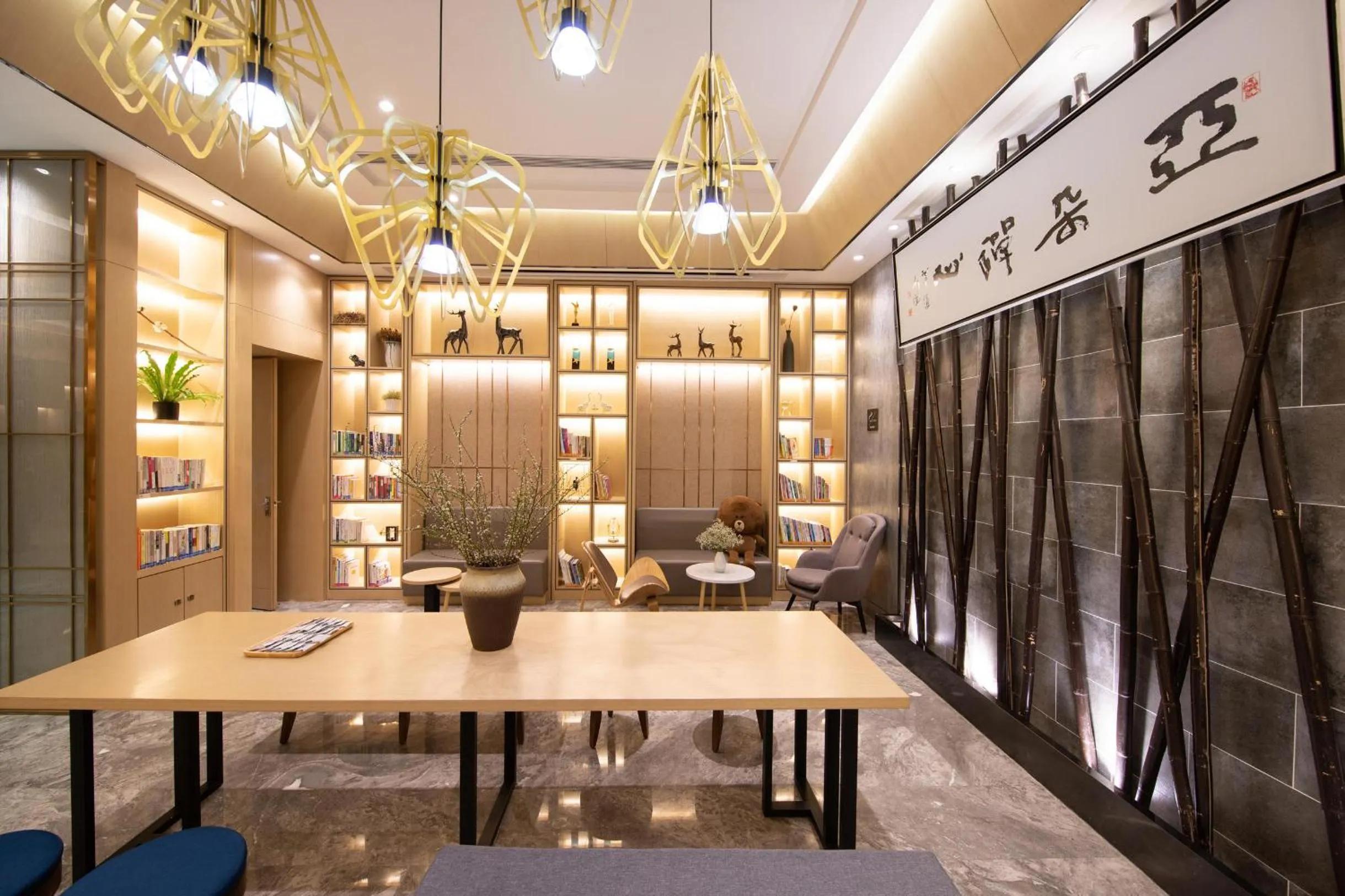 Seating area in Atour Hotel Kunming Dianchi Lake