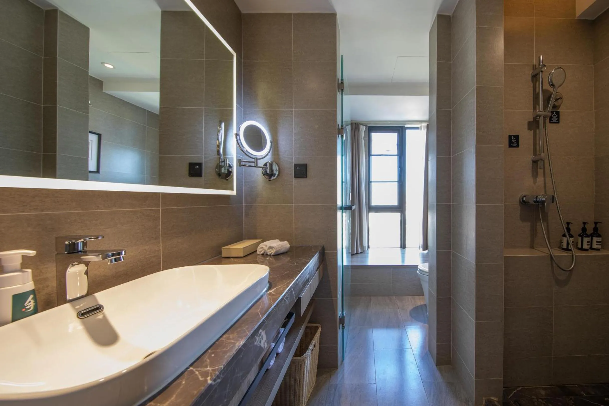 Bathroom in Atour Hotel Kunming Dianchi Lake