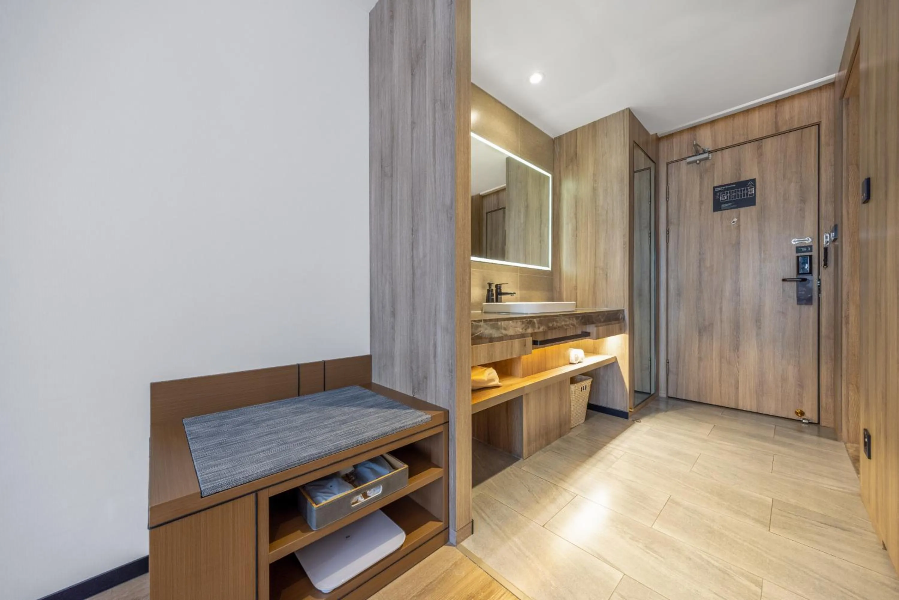 Photo of the whole room in Atour Hotel Kunming Dianchi Lake