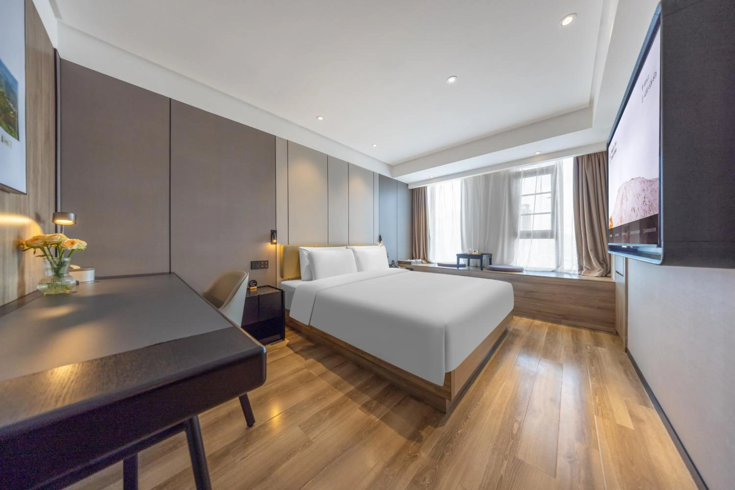 Photo of the whole room, Bed in Atour Hotel Kunming Dianchi Lake