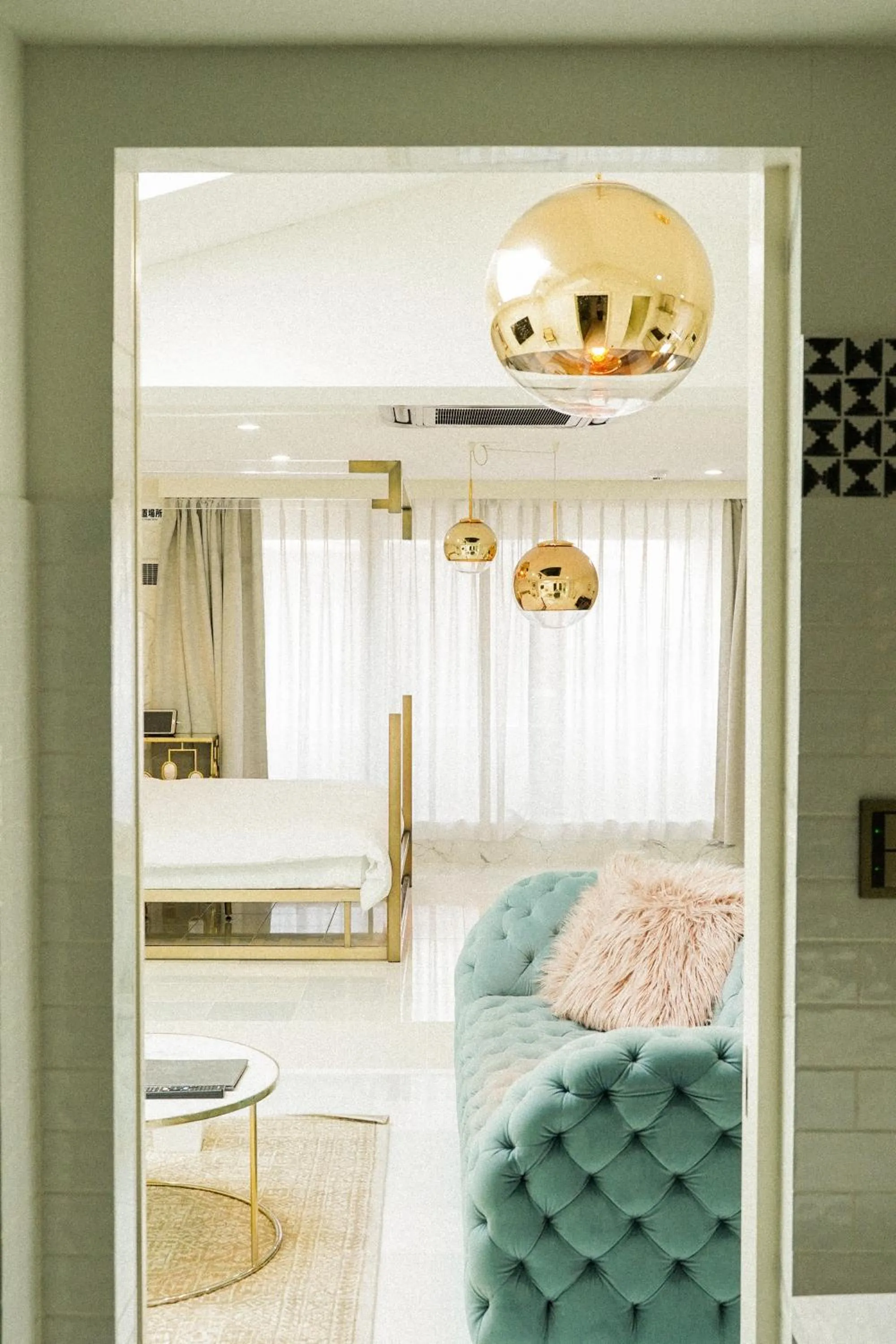 Living room in THE ROOT2 HOTEL