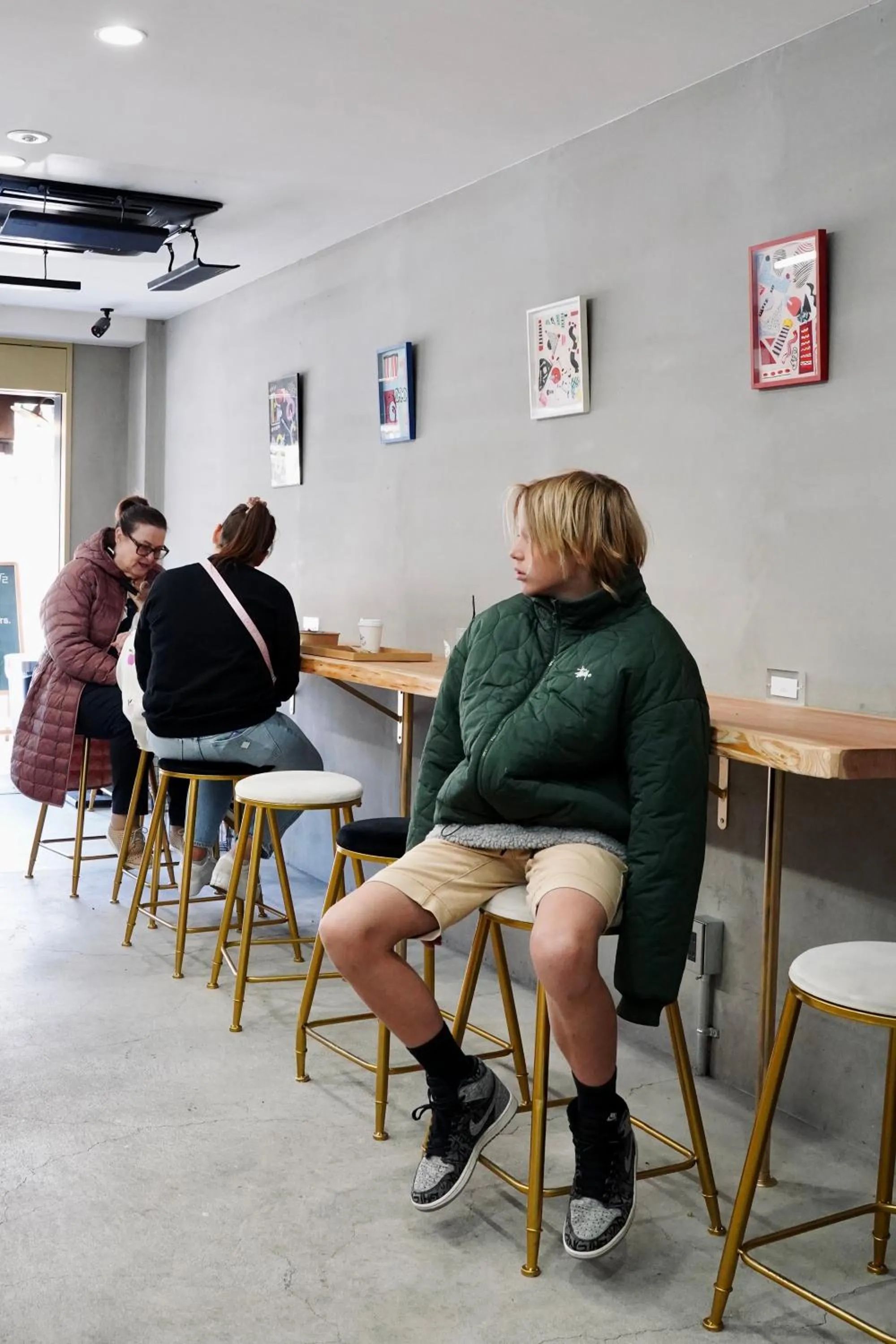 Restaurant/places to eat in THE ROOT2 HOTEL