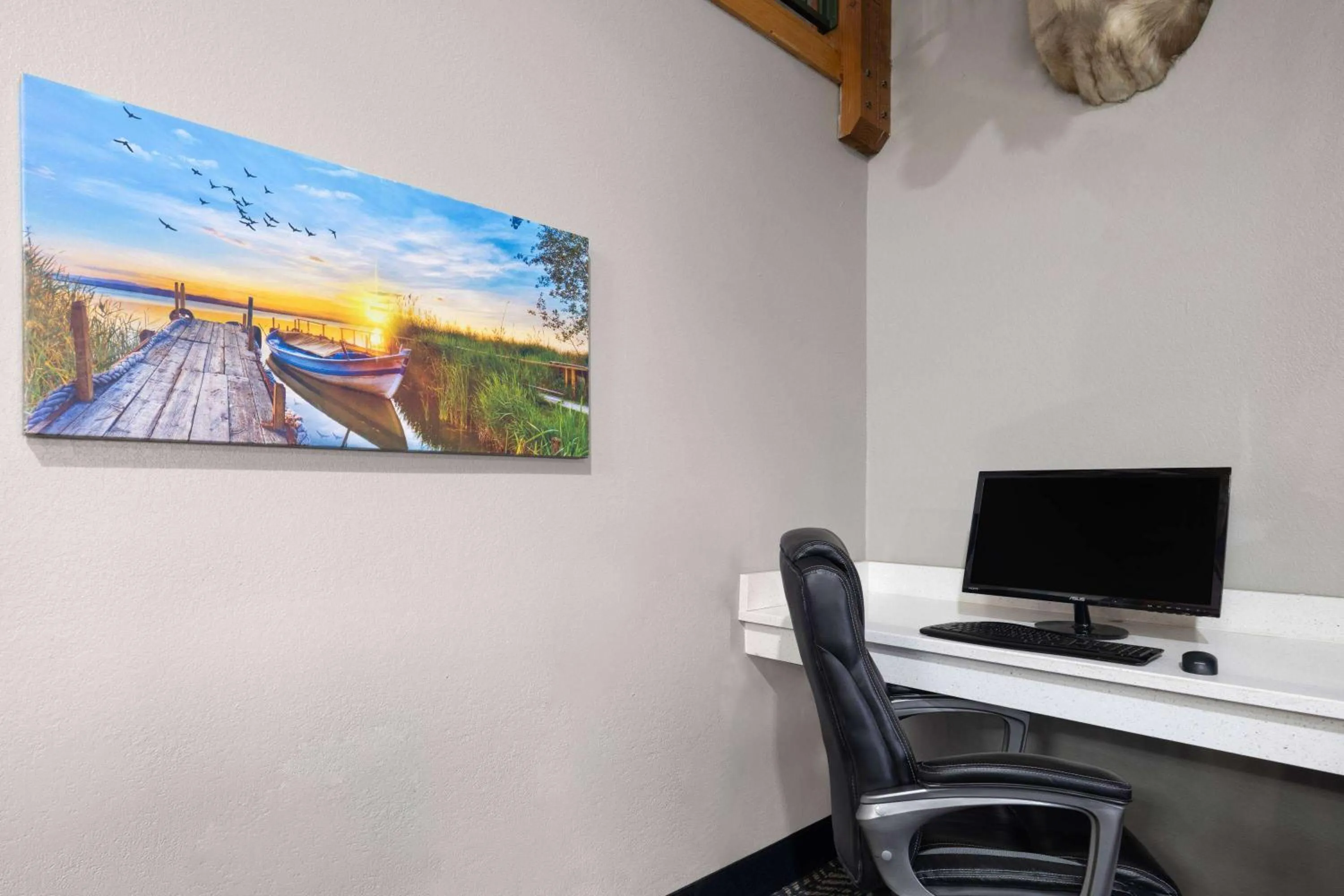 Business facilities in AmericInn by Wyndham Stuart