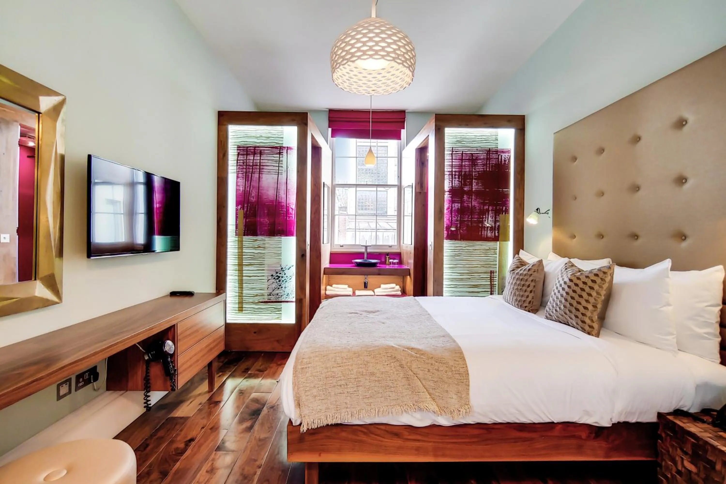 Bedroom, Bed in Residences at The Gyle - London