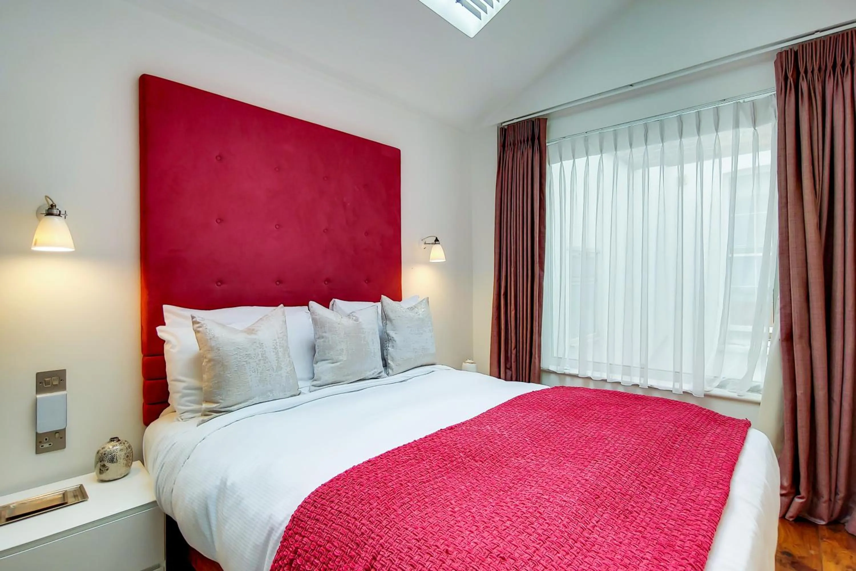Bed in Residences at The Gyle - London