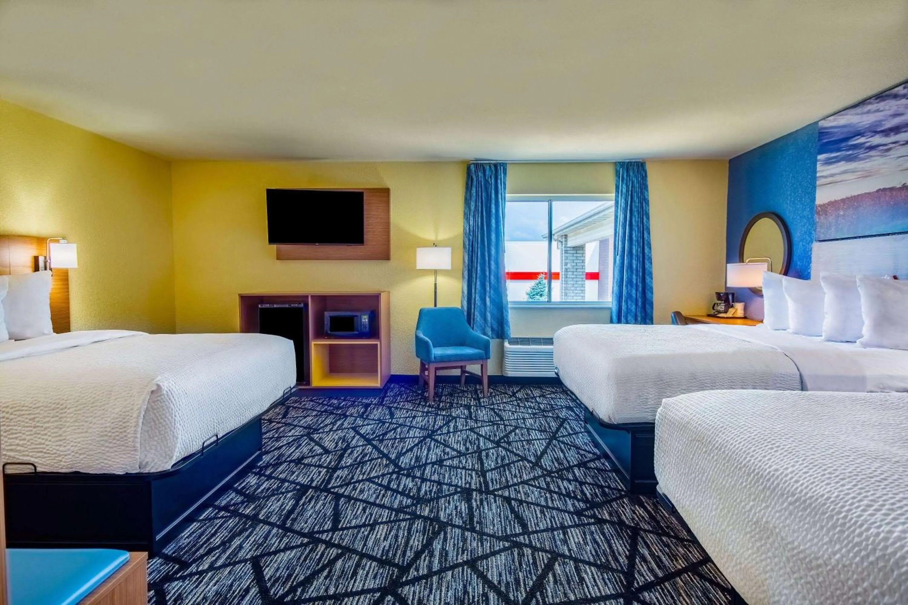 Bed in Days Inn by Wyndham Evansdale Waterloo