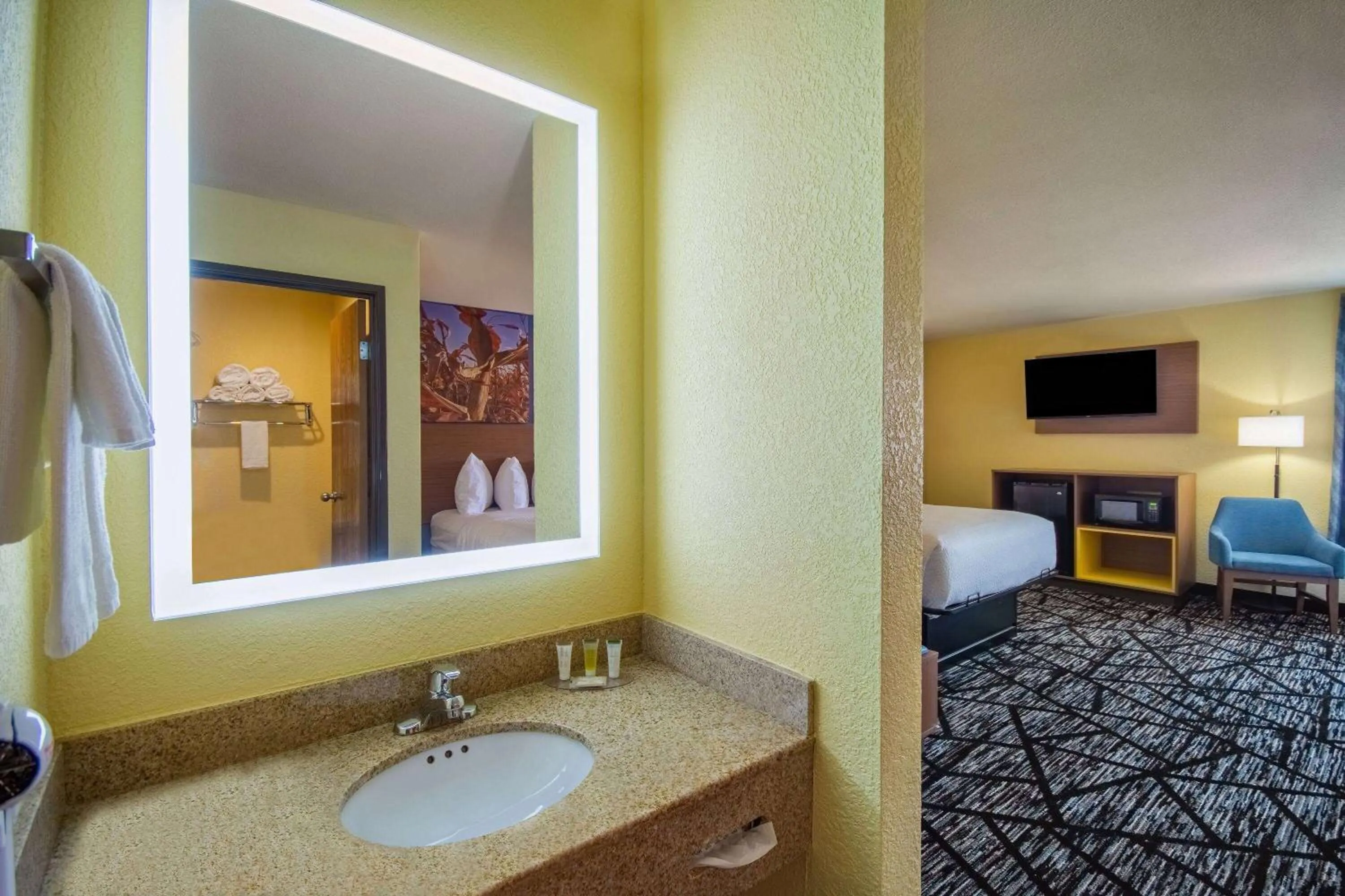 Bathroom in Days Inn by Wyndham Evansdale Waterloo