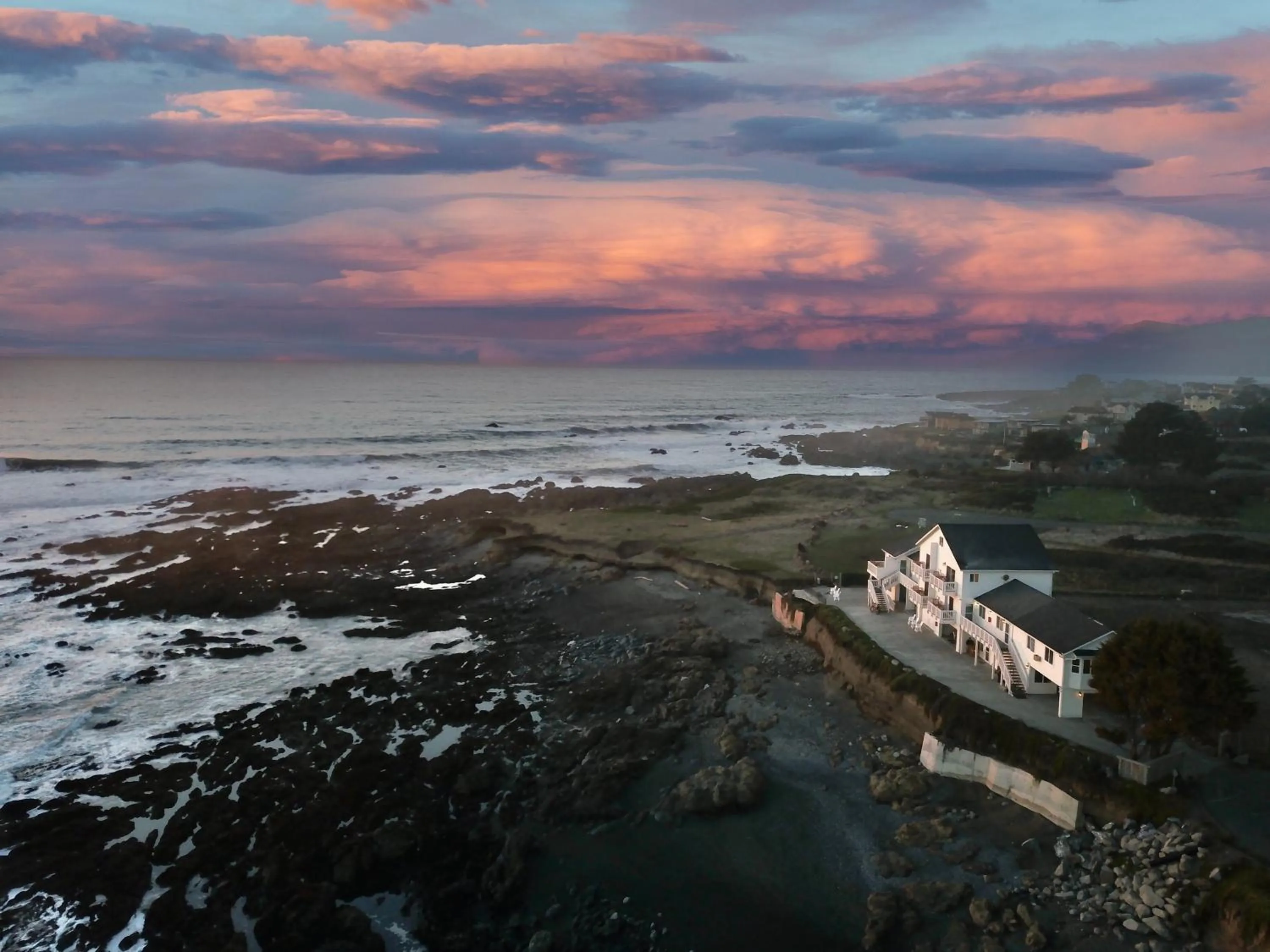 Bodega Coast Inn and Suites