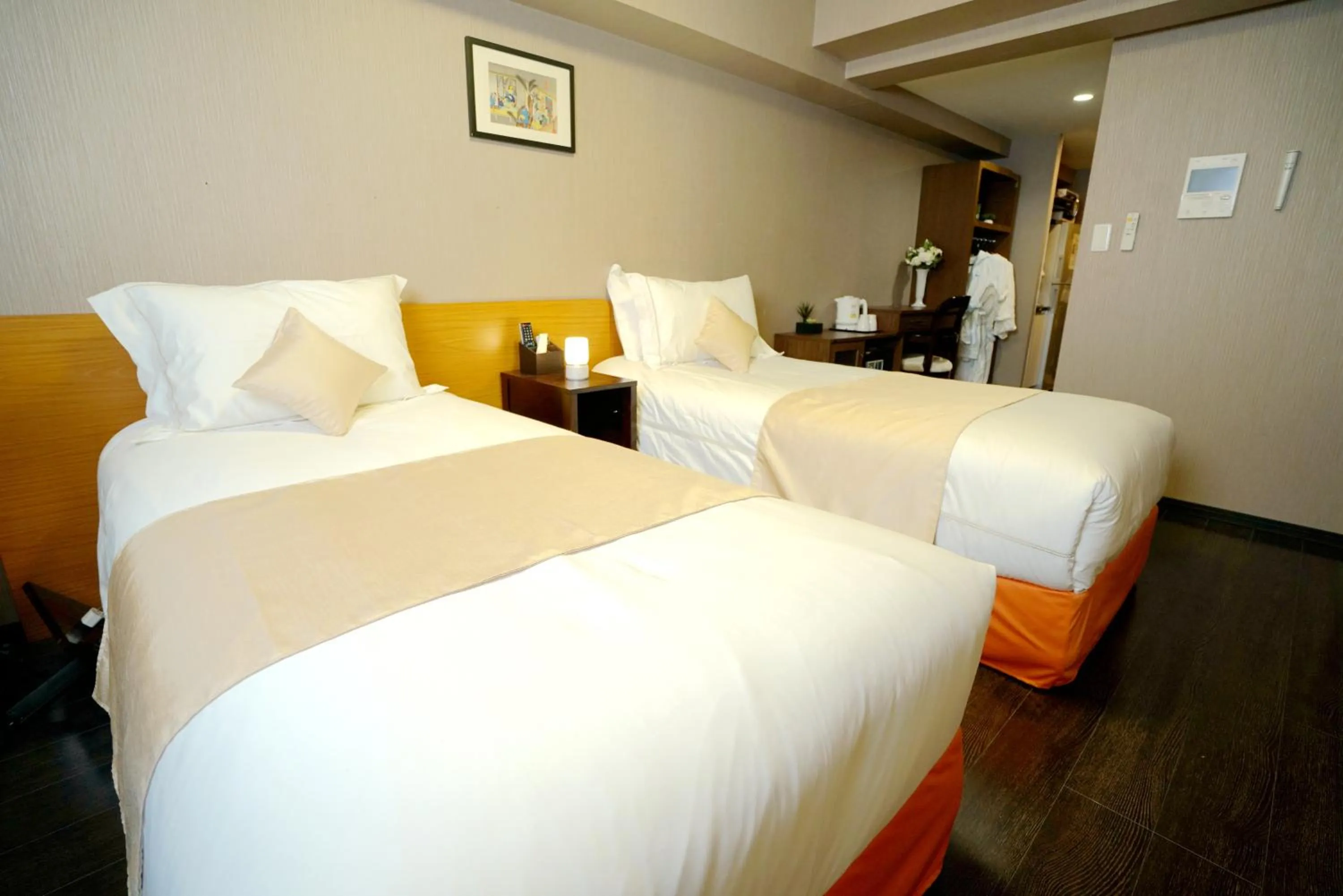 Photo of the whole room, Bed in Le Tour Hotel Akihabara Ekimae 楽途ホテル秋葉原駅前店